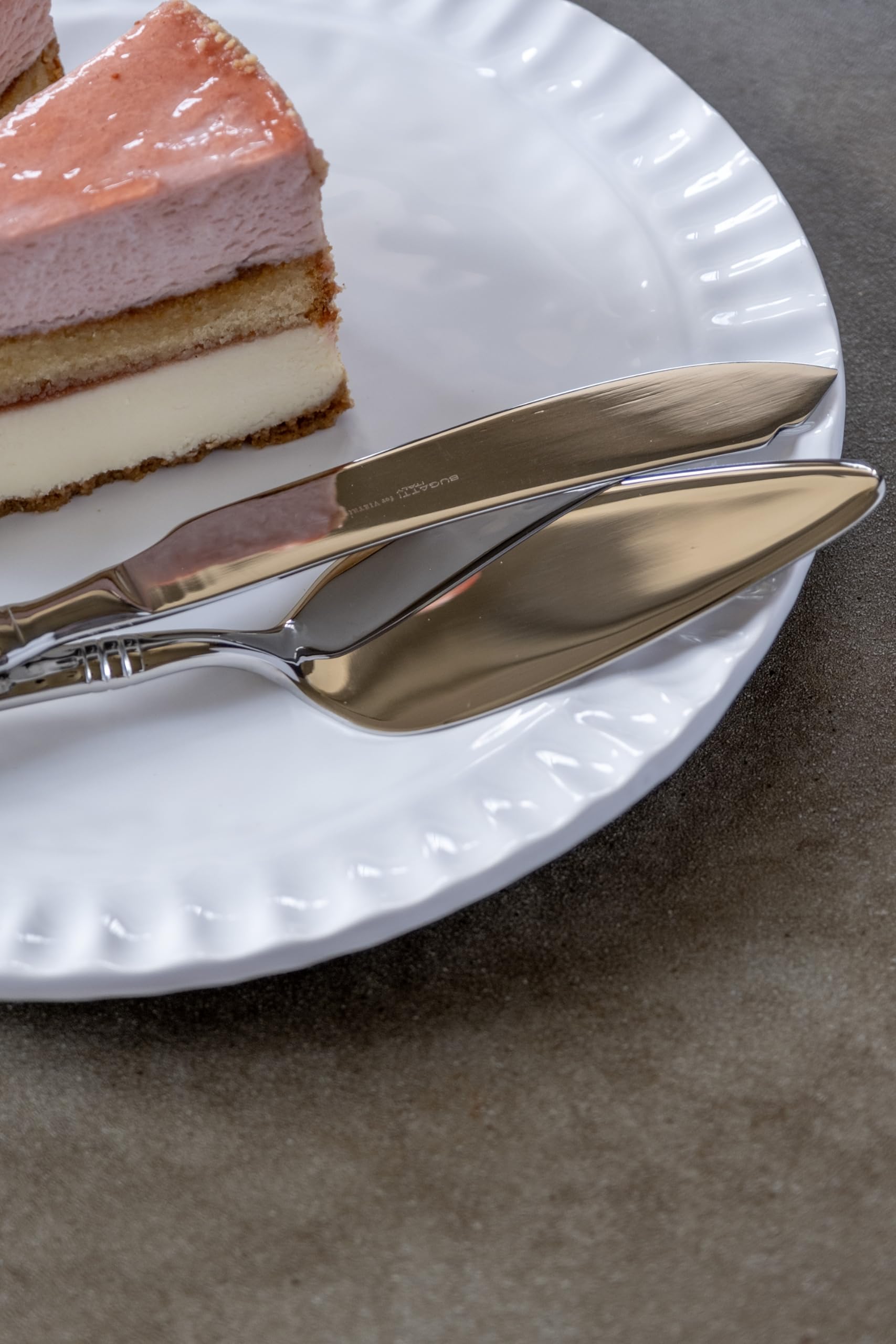 Vietri Martellato Pastry Server - 10 Inch Handmade Stainless Steel Cake & Pie Spatula - Durable Silver Serving Utensil for Desserts, Weddings & Dinner Parties