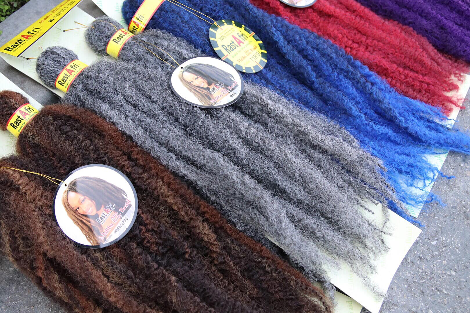 RASTAFRI MALIBU Afro Kinky Braid Long Hair Extensions - Natural Looking Synthetic Braiding Hair for Box Braids & Protective Styles - Perfect for Cosplay, Halloween, and Everyday Wear