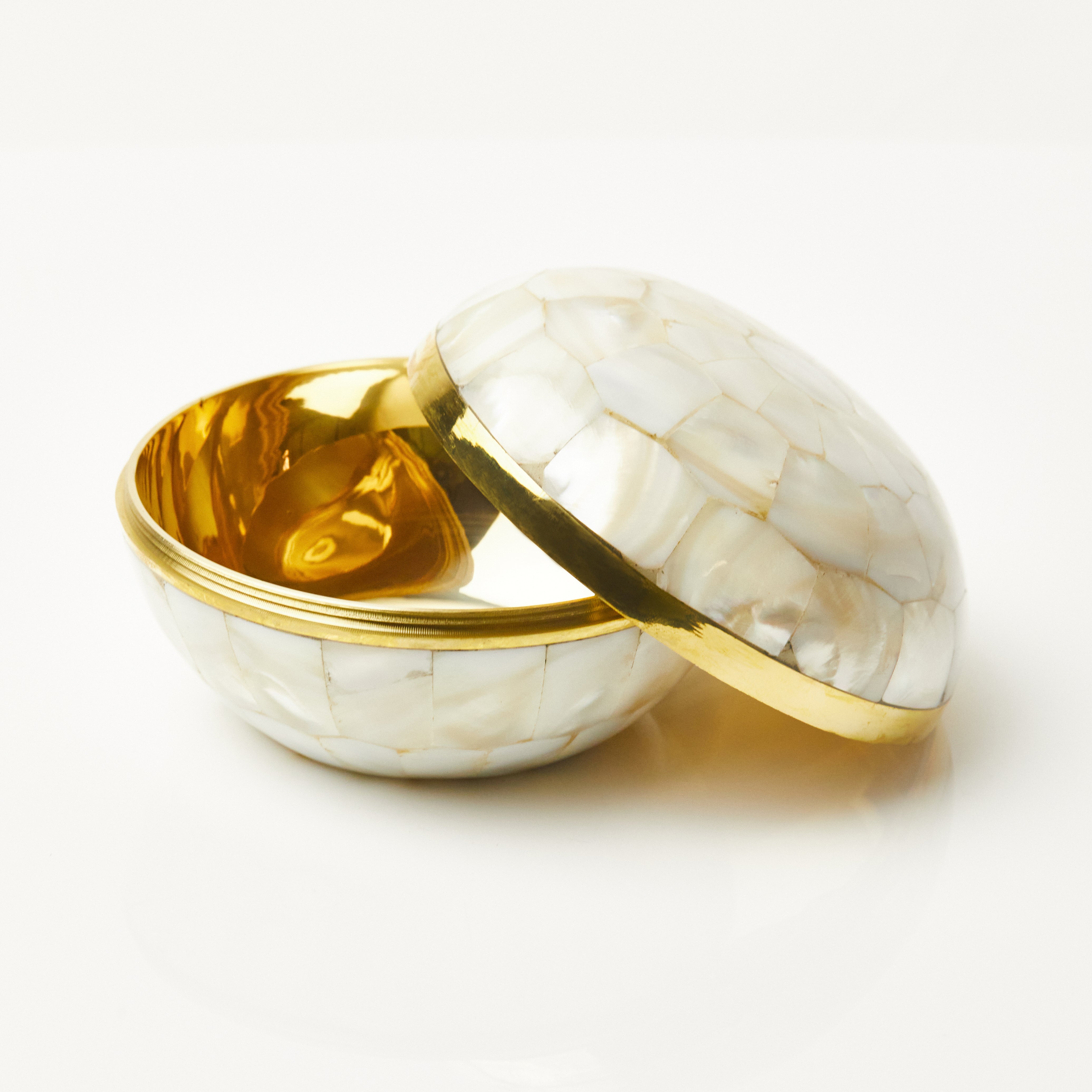 Large Mother of Pearl Trinket Box - Elegant Jewelry Storage Organizer for Rings, Earrings & Small Treasures - Perfect for Vanity, Dresser or Gift Giving