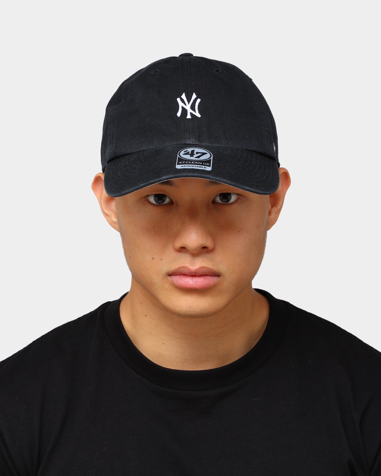 New York Yankees 47 Brand Clean Up Adjustable Strapback Hat - Black - Perfect for Baseball Games, Casual Wear, and Yankees Fans