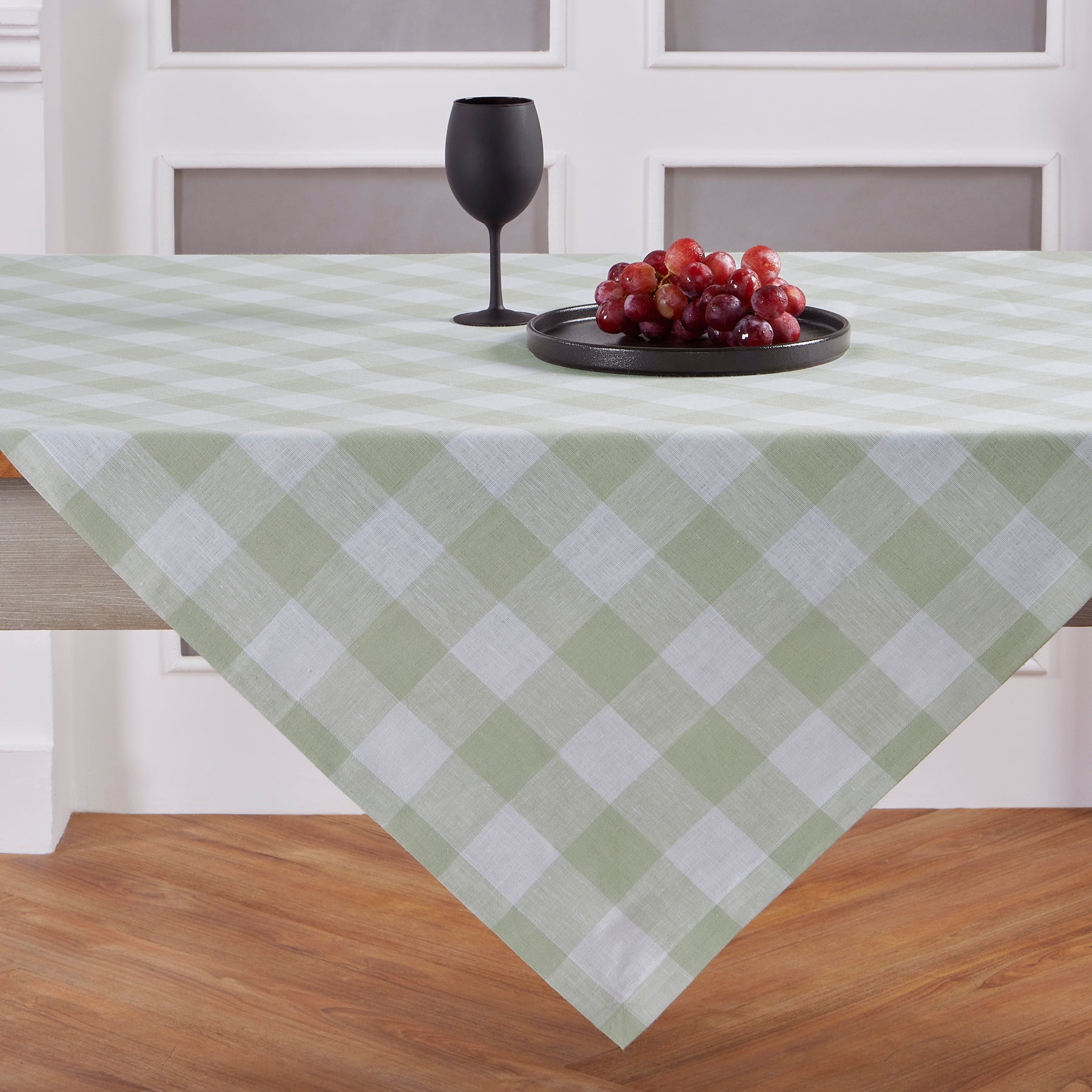Buffalo Check Table Throw - Soft & Stylish Plaid Table Cover for Dining Room, Kitchen, or Outdoor Picnic - Perfect for Holiday Decor & Cozy Gatherings