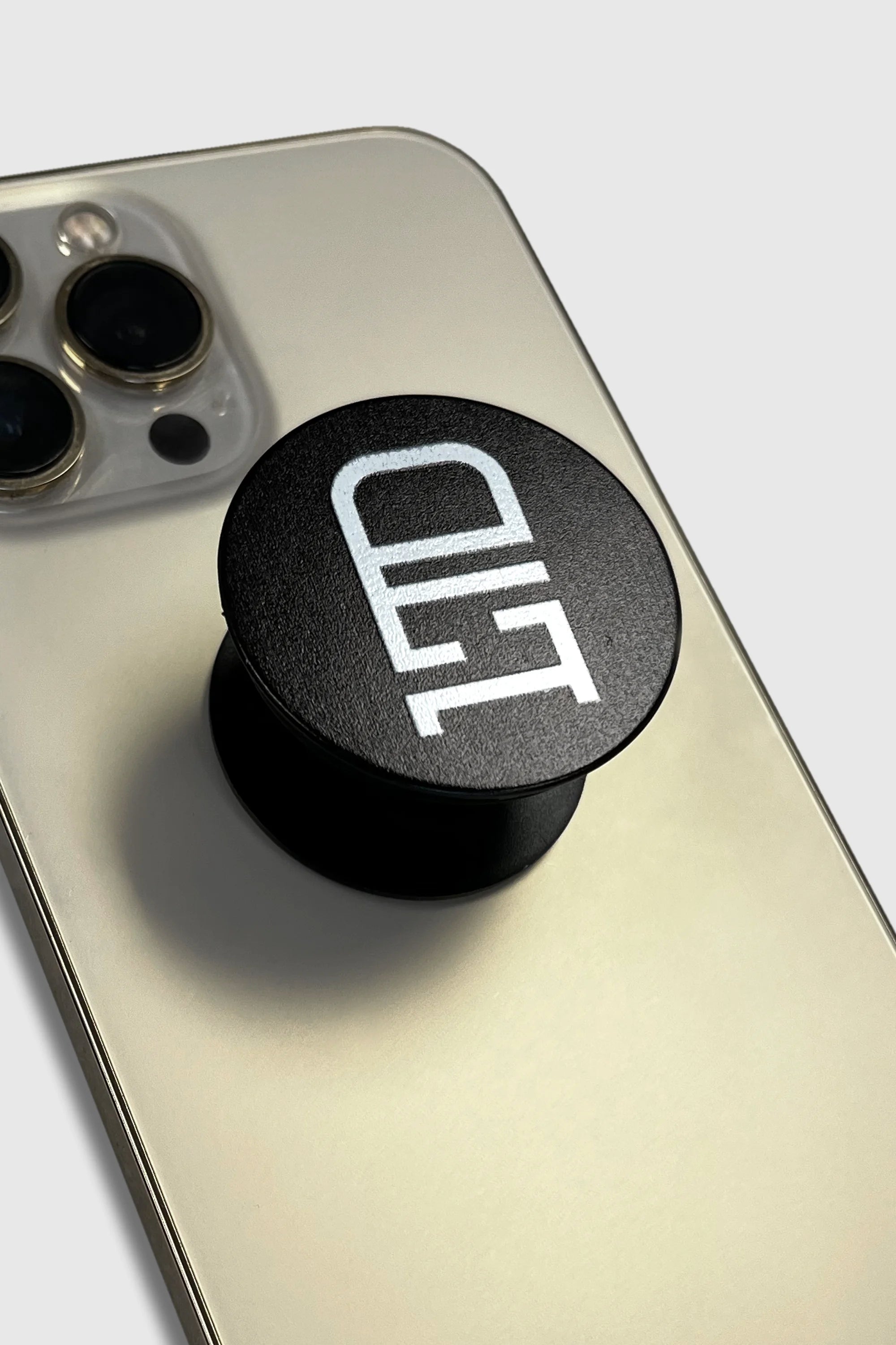 Mobile Grip Socket - Universal Phone Grip Stand with Secure Hold for One-Handed Use - Perfect for Commuting, Gym Workouts, and Outdoor Activities