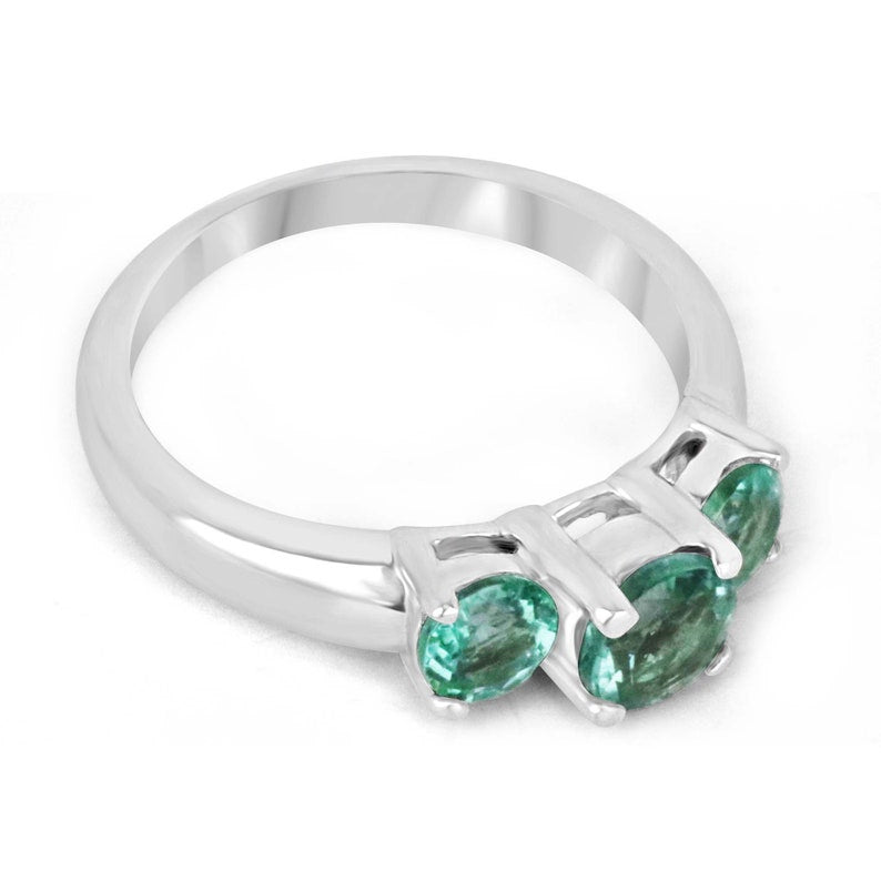 1.65tcw 18K White Gold Prong Emerald Medium Green Round Cut 3 Stone Trilogy Statement Ring for Women - Elegant Wedding, Anniversary, Engagement Jewelry Gift
