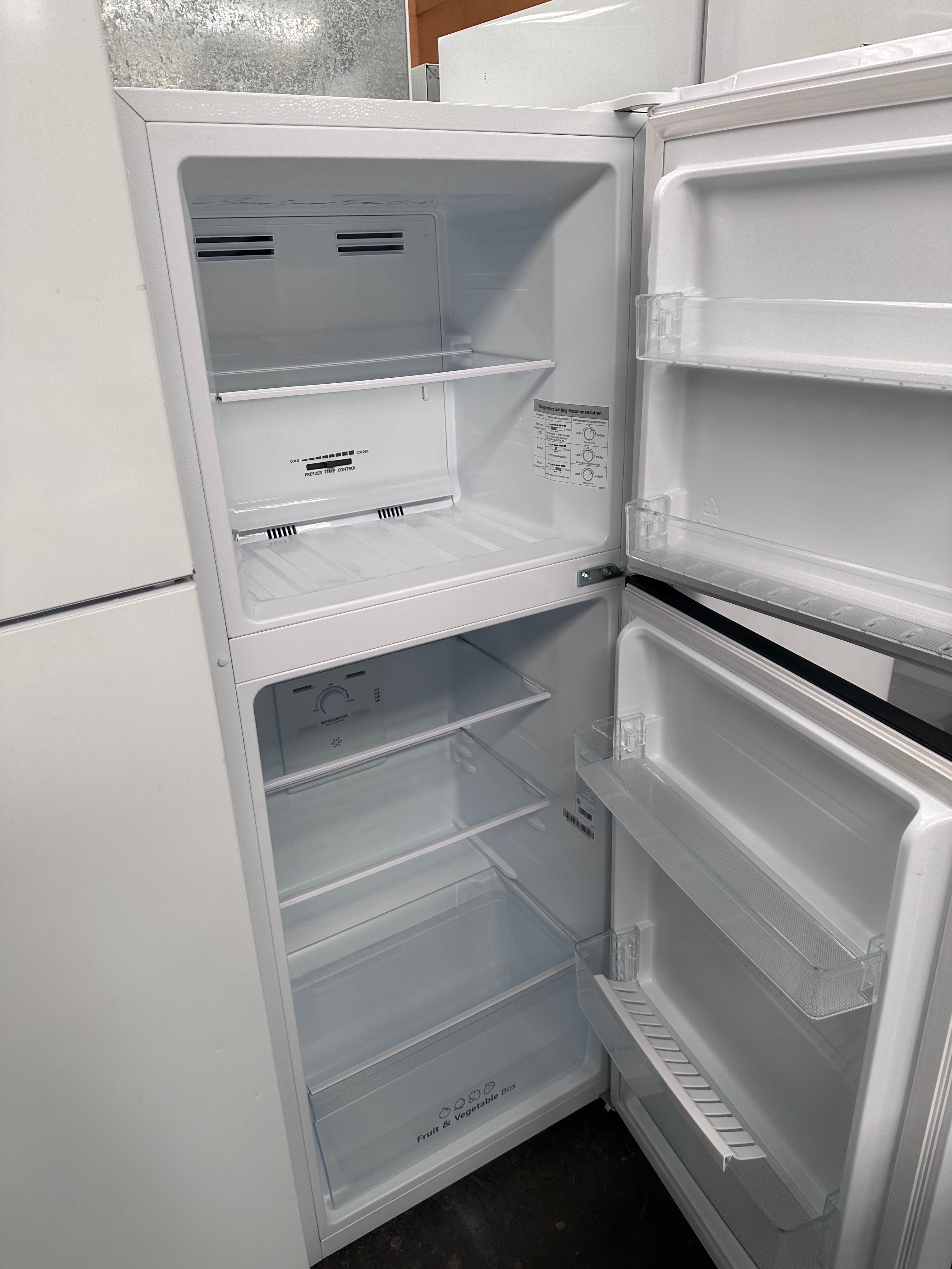 Hisense 205L Top Mount Refrigerator - Energy Efficient, Compact Freezer, Adjustable Shelves [Certified Refurbished] - Perfect for Dorms, Apartments & Small Kitchens
