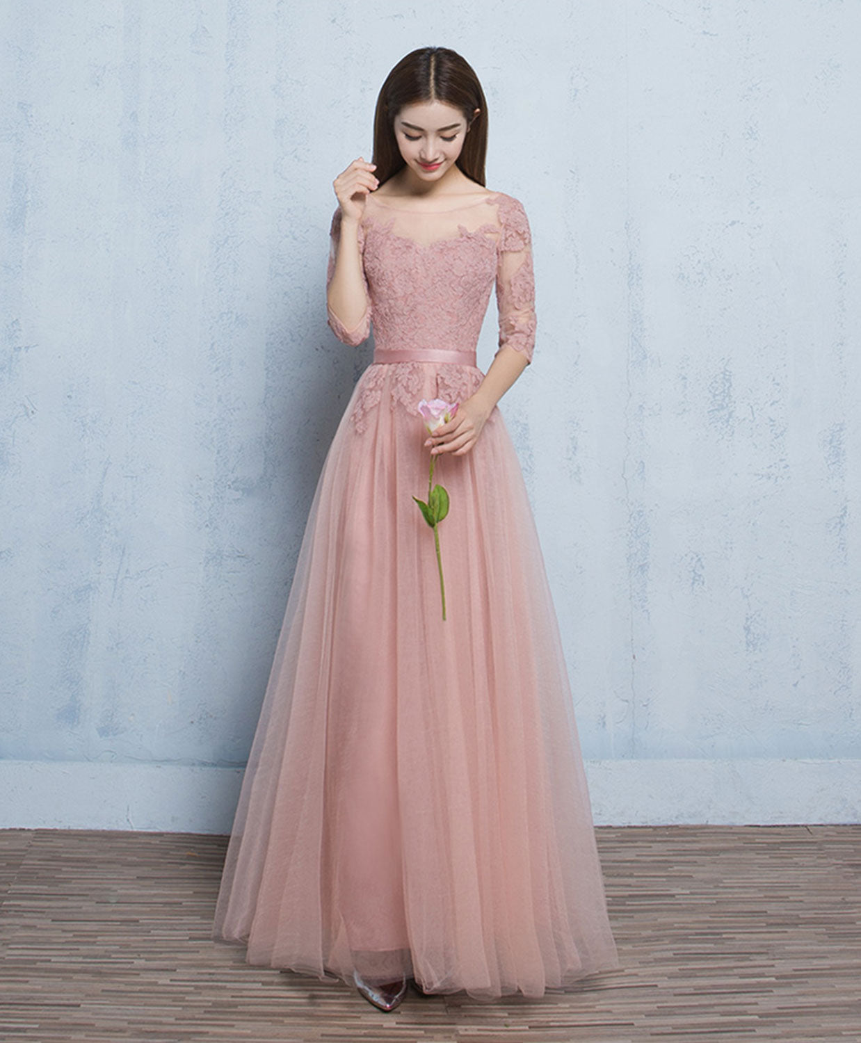 Elegant Pink Round Neck Tulle Lace Long Prom Dress | A-Line Bridesmaid Gown for Weddings & Formal Events | Perfect for Homecoming, Quinceañera & Evening Parties