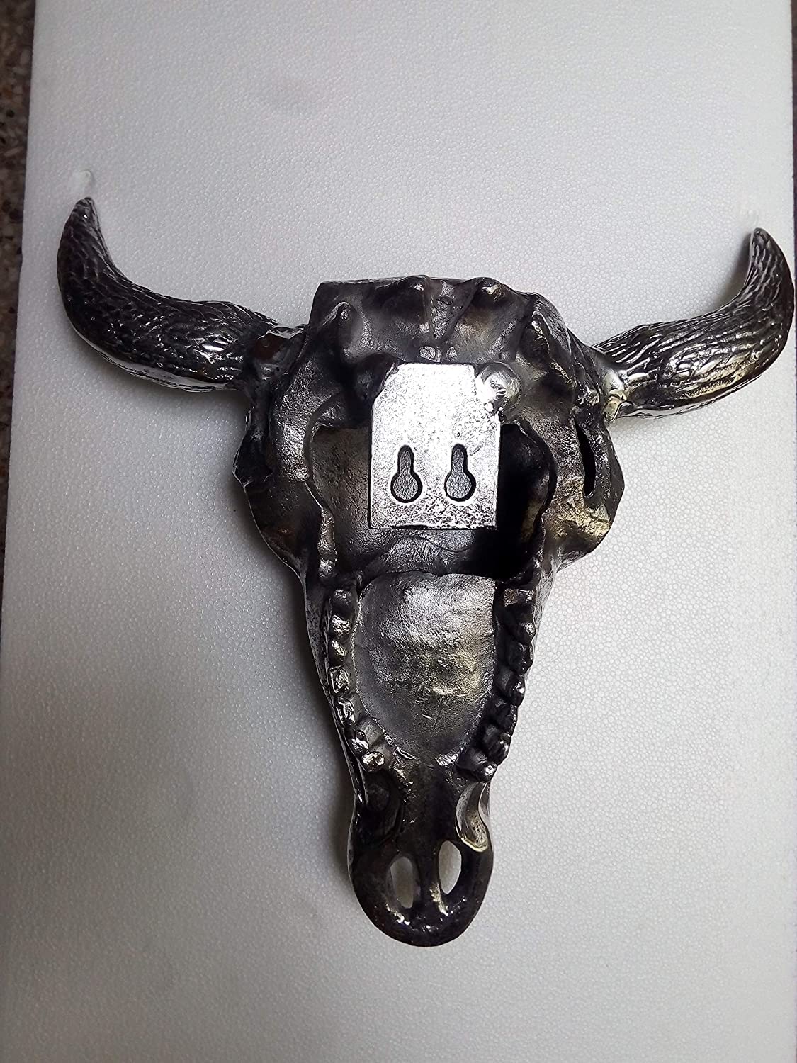 Large Metal Wall Mount Bull Head Sculpture - Faux Skull Bison Head Figurine for Home, Office & Restaurant Decor | Western Rustic Decor, Man Cave & Hunting Lodge Wall Art