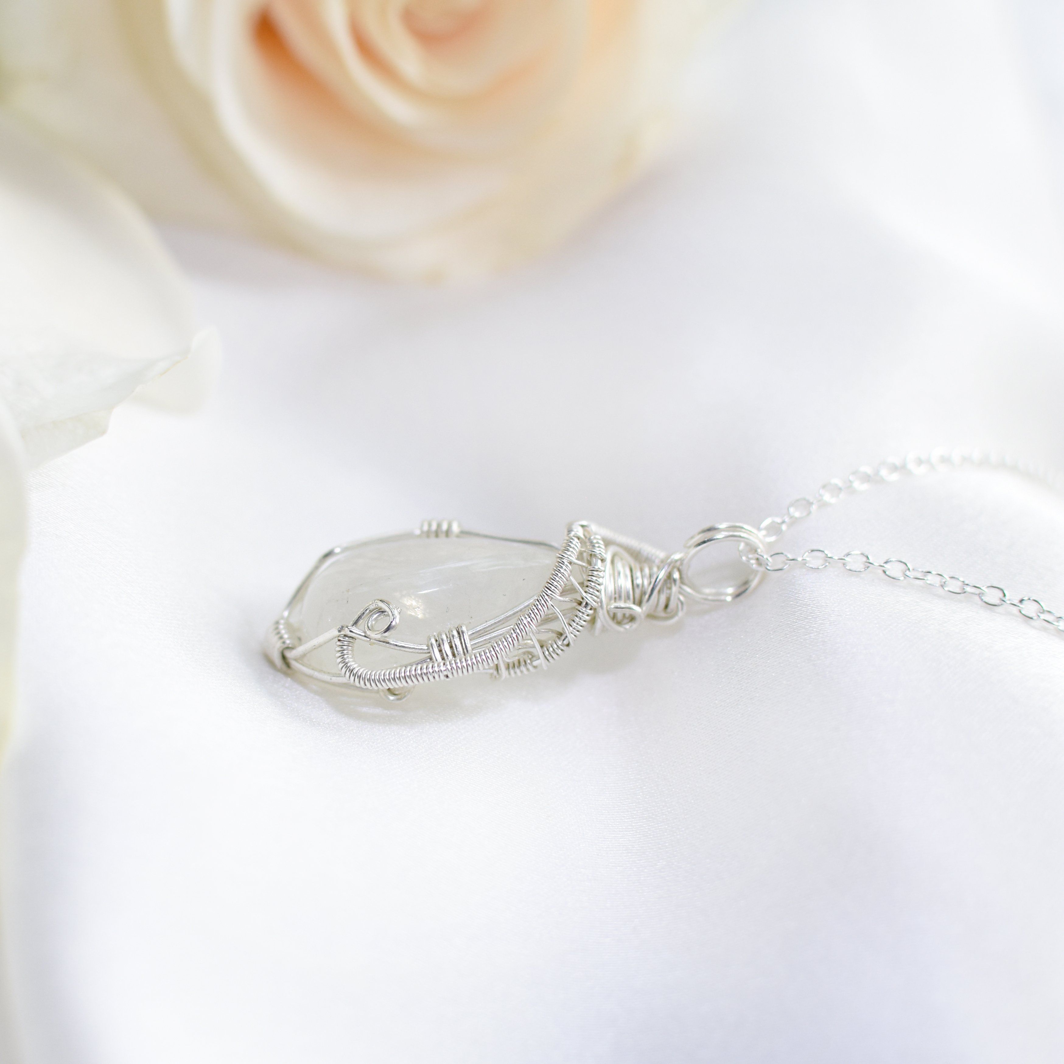 925 Sterling Silver Rainbow Moonstone Pendant Necklace for Women | Elegant Healing Crystal Jewelry Gift for Birthday, Anniversary & Special Occasions