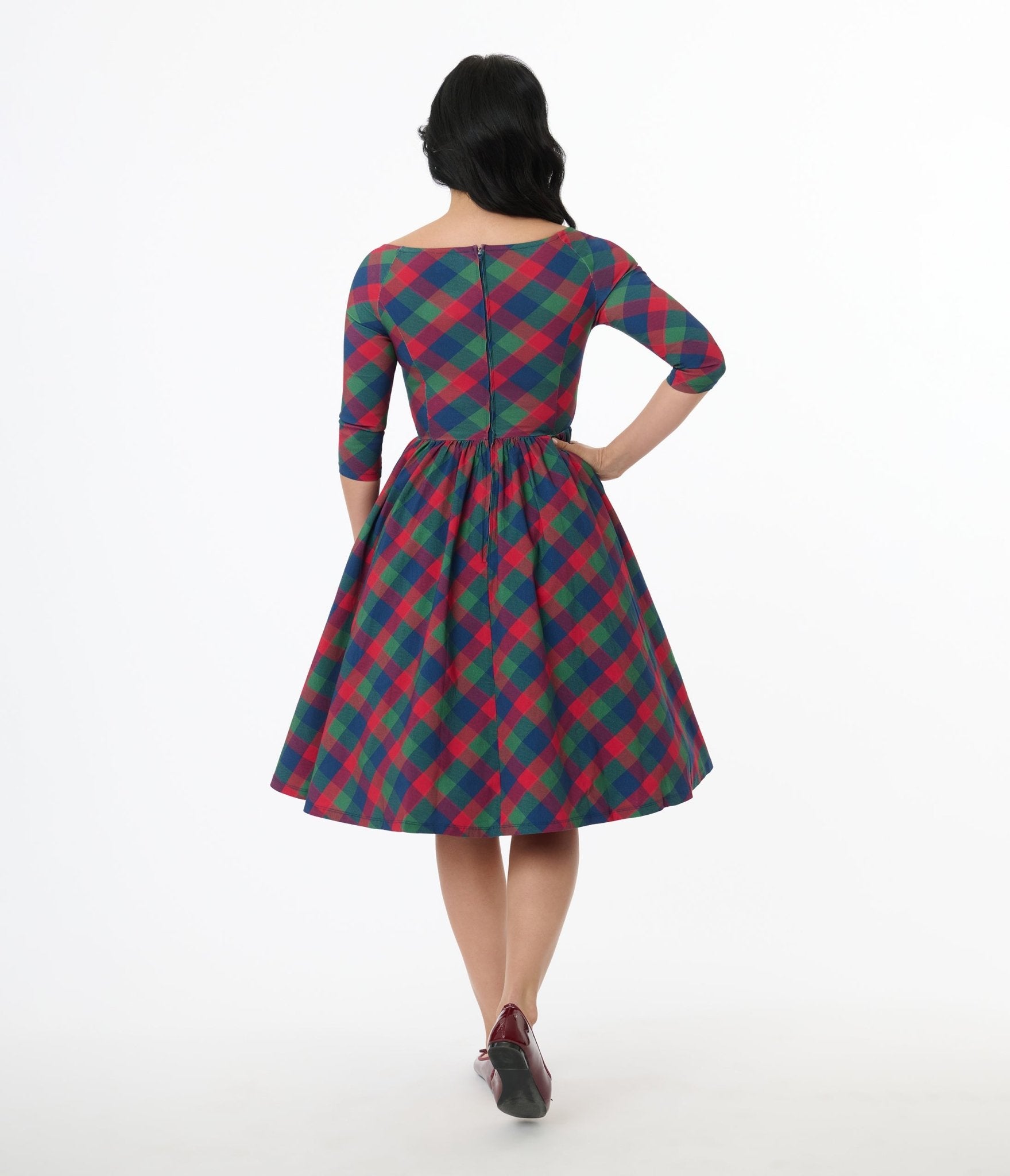 Vintage 1950s Green and Red Plaid Swing Dress - Retro Sweetheart Neckline A-Line Cocktail Party Dress for Women | Perfect for Holiday Parties, Christmas Events & Vintage Theme Weddings