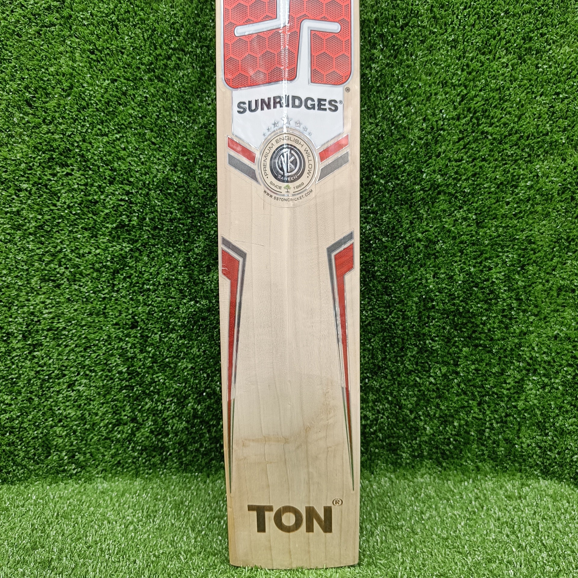 SS Core Maximus Cricket Bat with Red Sticker - Premium English Willow Cricket Bat for Professional & Amateur Players - Perfect for Matches, Practice & Training Sessions