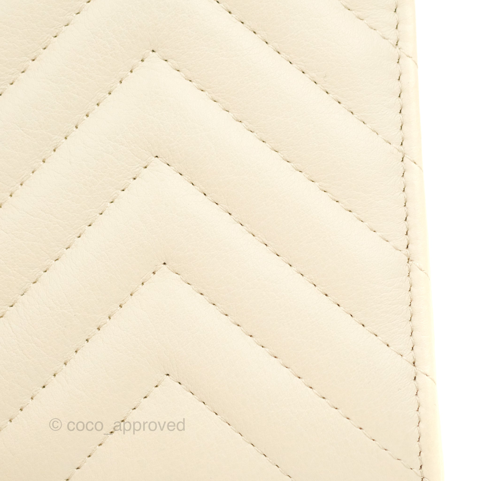 Chanel Chevron Clutch Bag with Chain - Ivory Calfskin Leather & Silver Hardware - Perfect for Evening Parties & Special Occasions