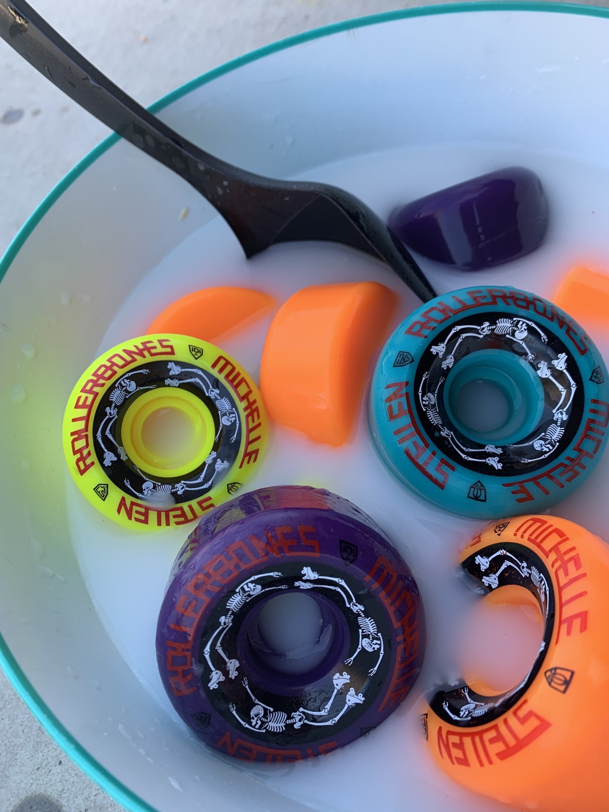 Rollerbones Estro Jen Bowl Bombers 57mm 101a 4pk - Premium Roller Skate Wheels for Indoor/Outdoor Skating, Derby, Rink & Park Use