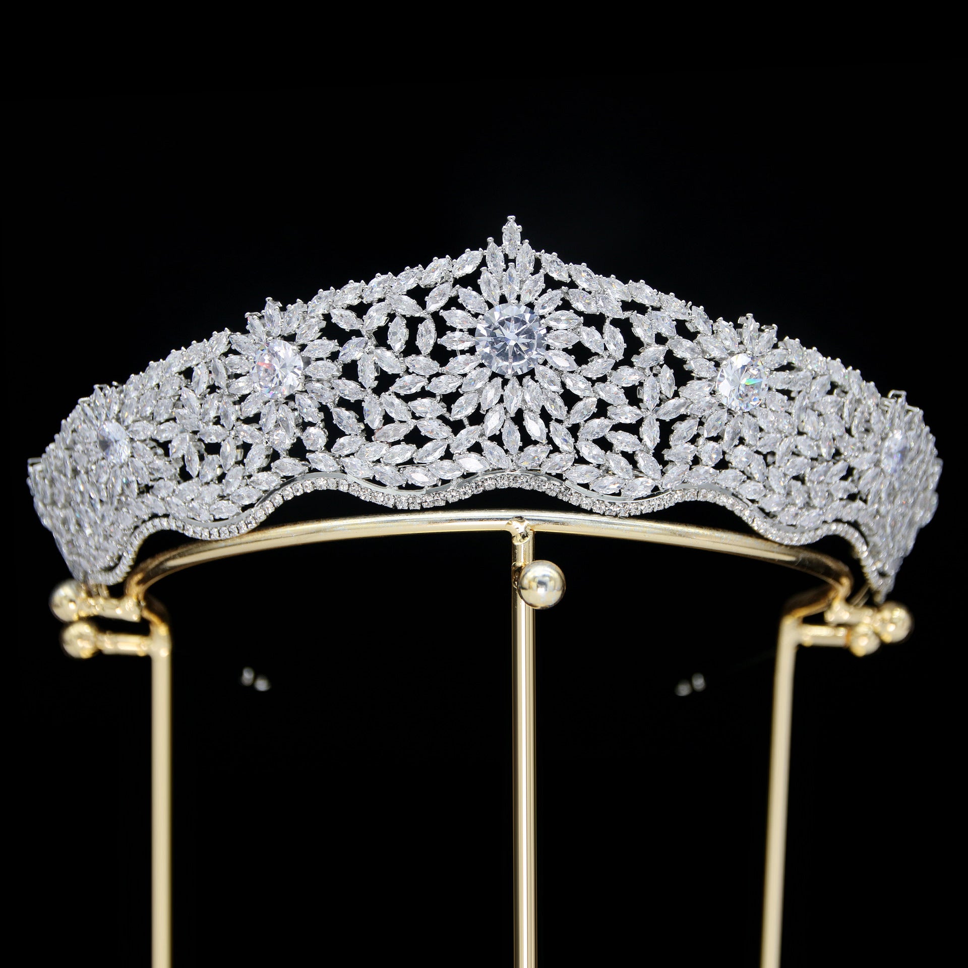 Elegant Zirconia Wedding Tiara for Bride - Crystal Bridal Crown for Prom, Party & Special Occasions - Sparkling Headpiece Accessory GH0070 | Perfect for Weddings, Pageants & Formal Events