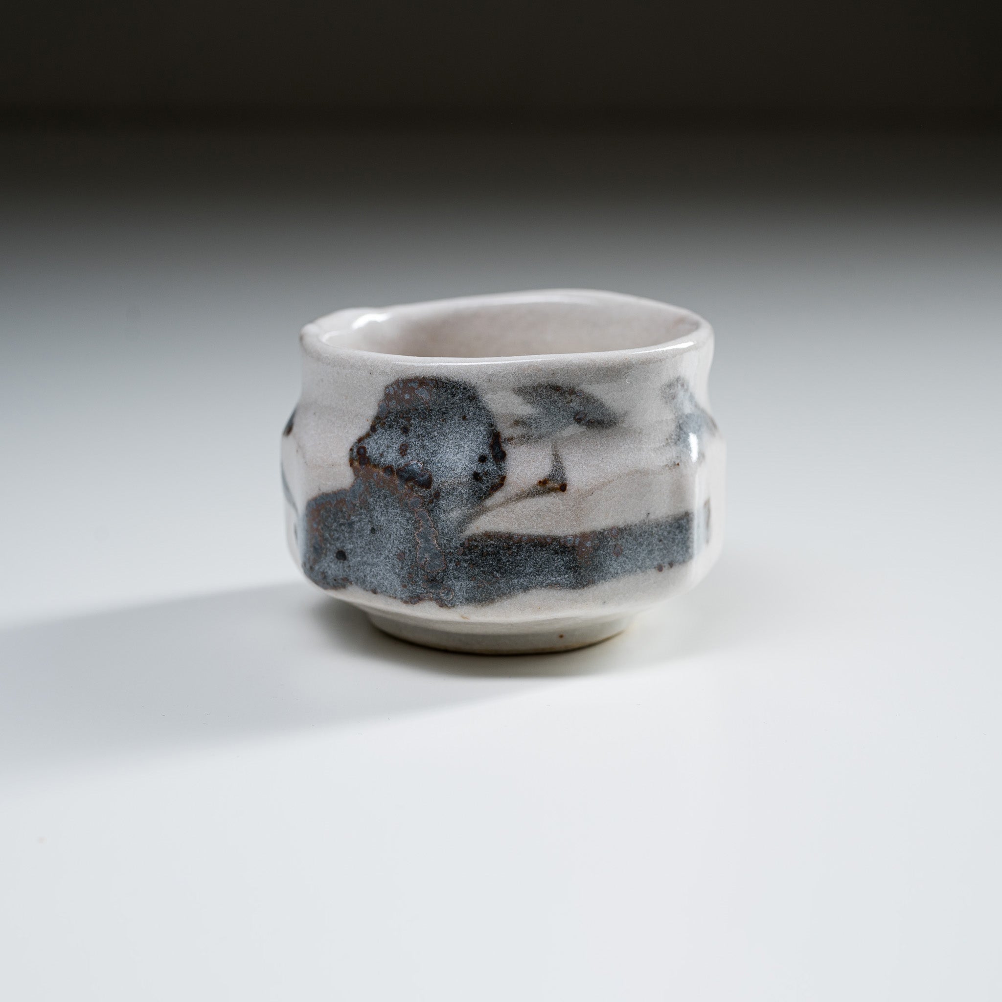 Handmade Mino Ware Pottery Sake Cup & Teacup - Traditional Japanese Ceramic Drinking Vessel for Zen Garden, Tea Ceremony & Home Decor