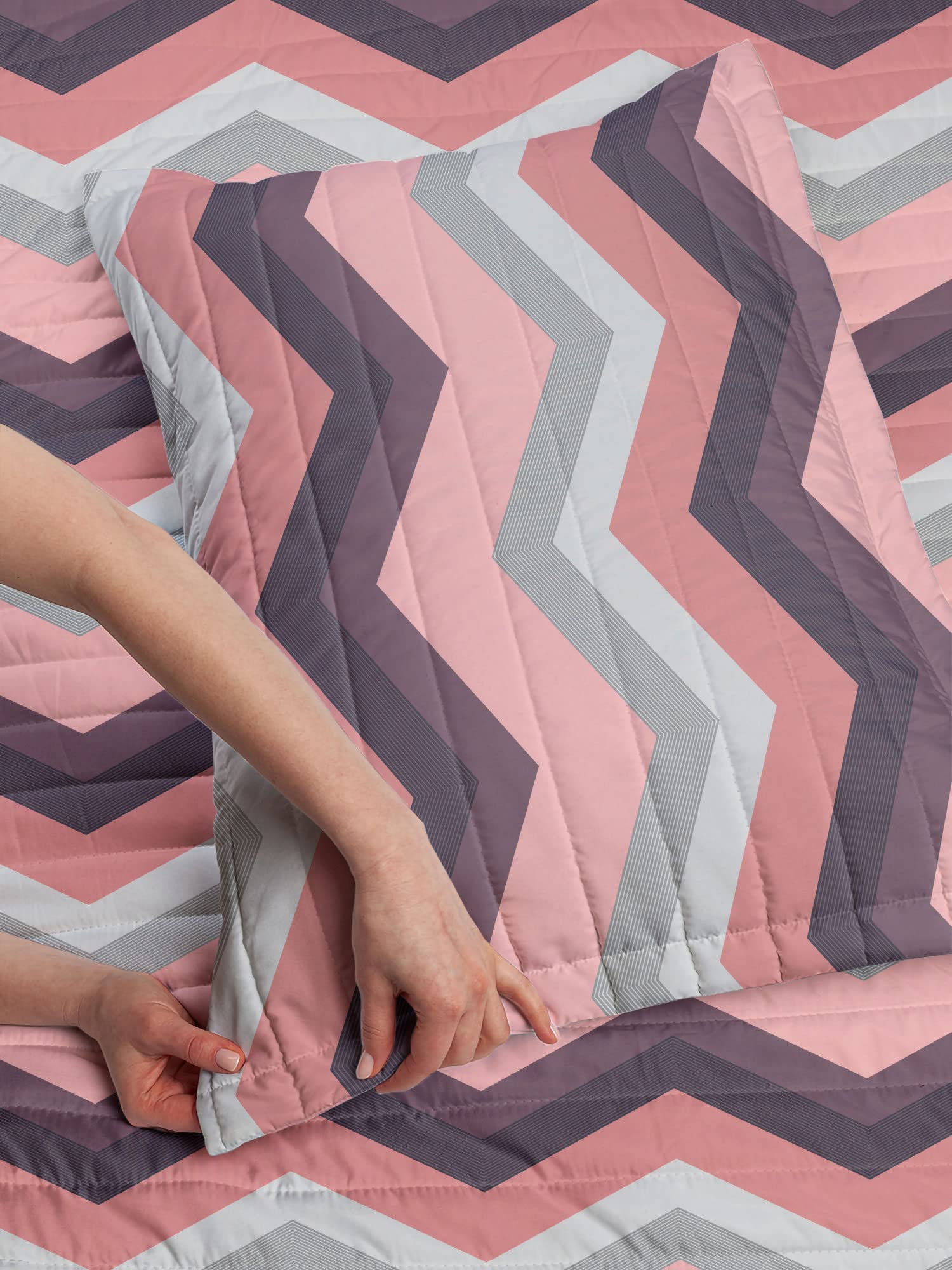 Ambesonne Abstract Reversible King Size Bedspread Set with Pillow Shams - Geometric Chevron Pattern, Stripes & Zigzag Motif in Blush Coral | Microfiber Bedding for Modern Bedrooms, Guest Rooms & Dorm Decor