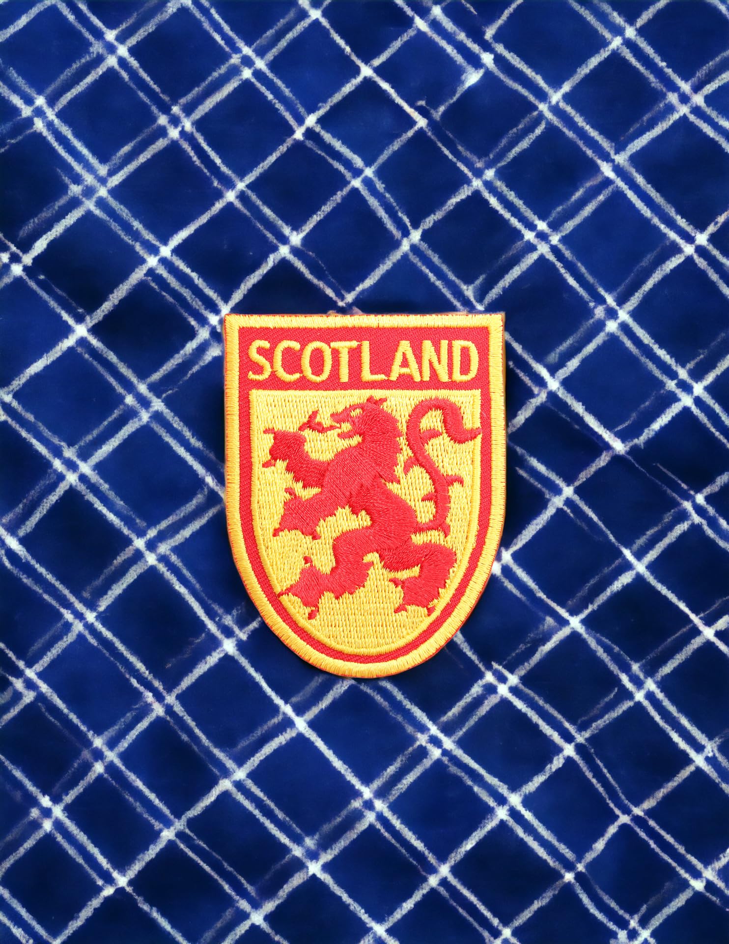 Scottish Lion Rampant Flag Patch - Embroidered Sew On/Iron On Fabric Badge with Scotland Shield - Perfect for Kilt Outfits, Backpacks & DIY Crafts