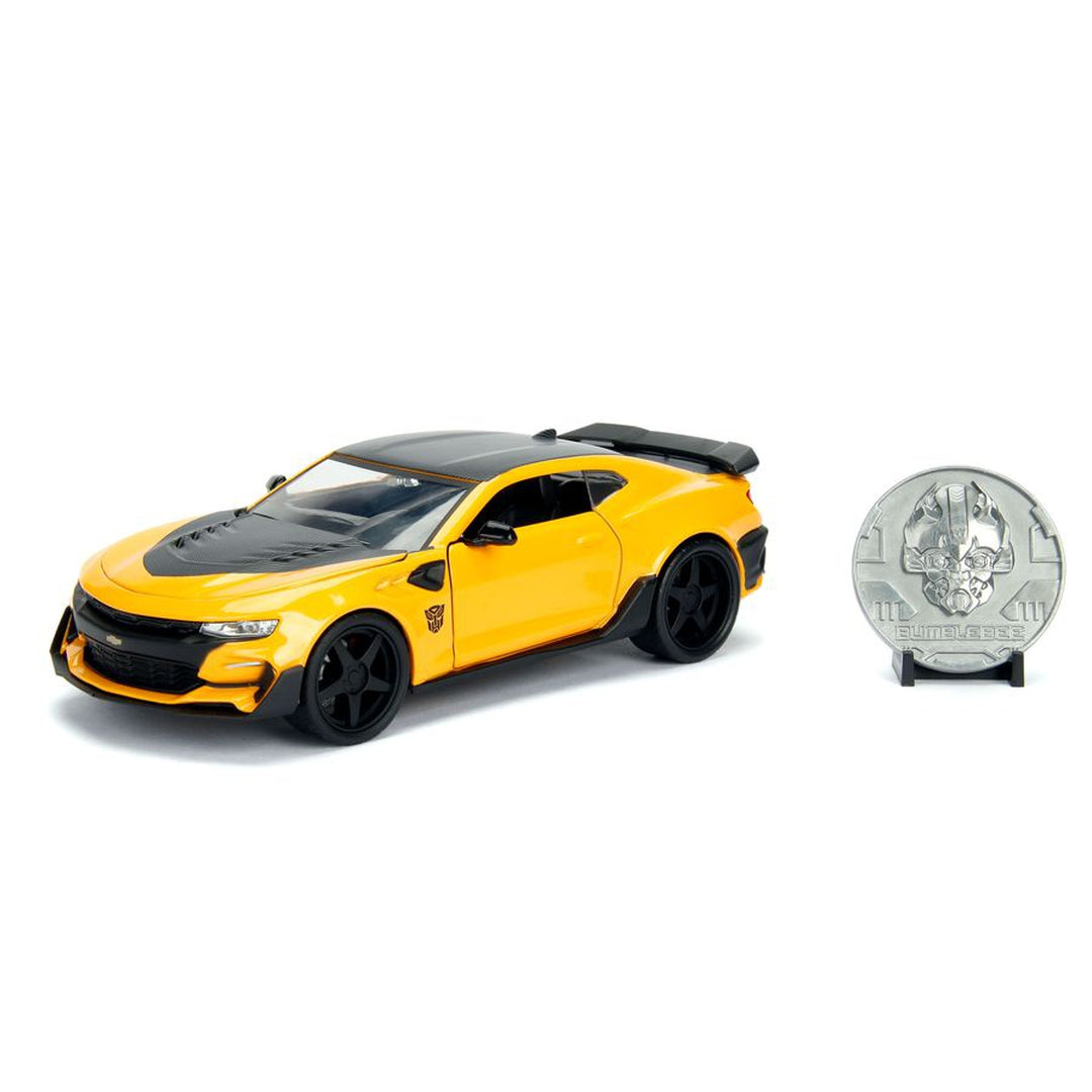 1:24 Scale 2016 Chevy Camaro Bumblebee Transformers Diecast Model Car with Collectible Coin - Perfect for Movie Fans, Collectors & Gift Giving