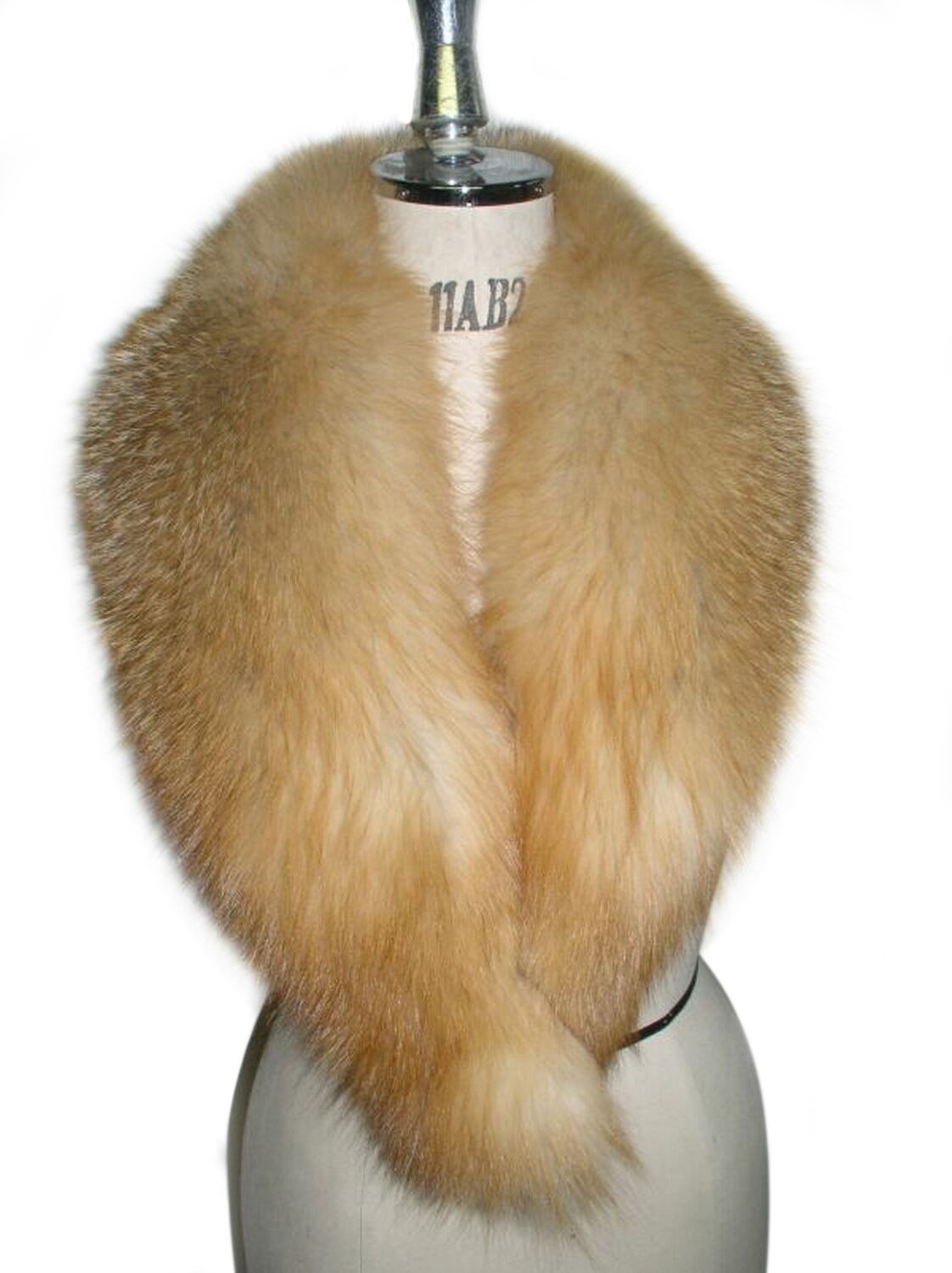 Luxury Fox Fur Clip-on Collar for Women - Elegant Faux Fur Fashion Accessory for Winter Coats, Dresses & Evening Gowns
