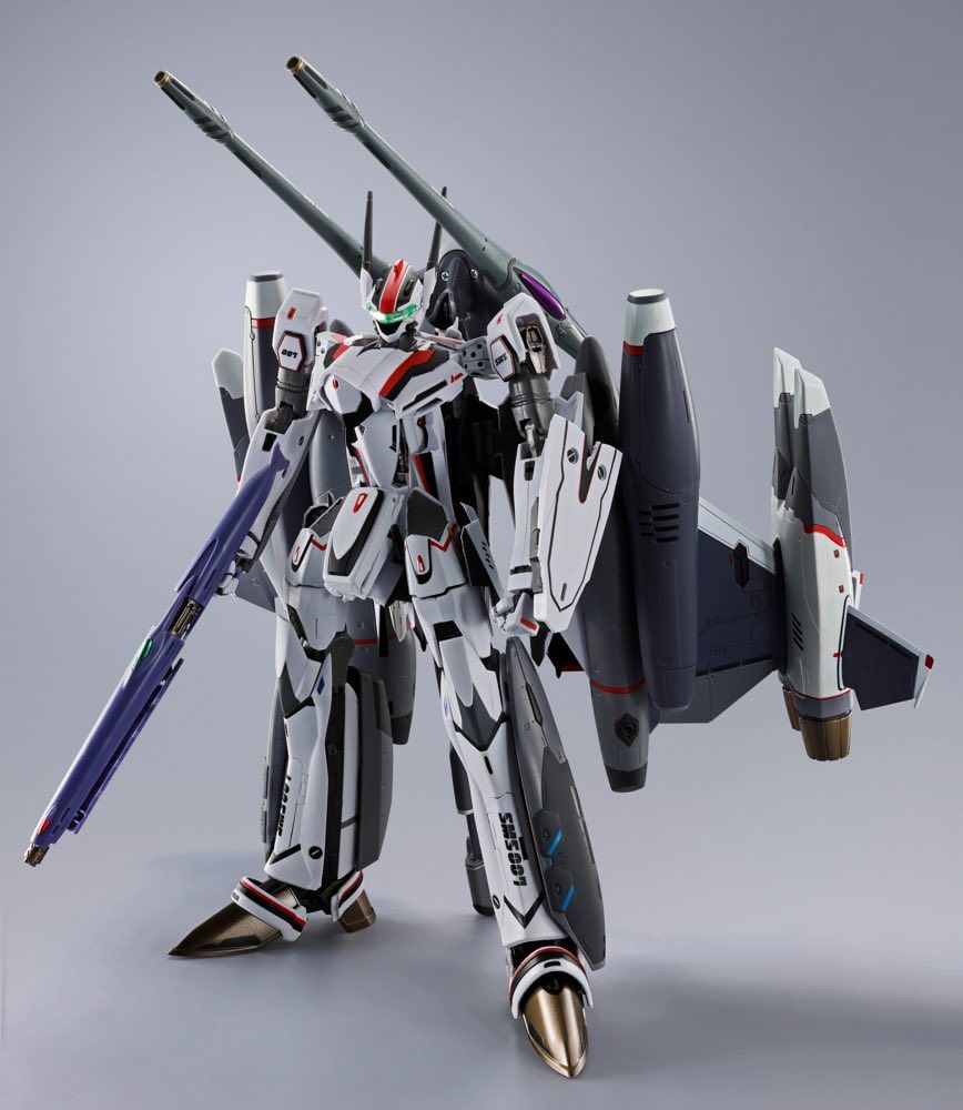 Bandai DX Chogokin VF-25F Tornado Messiah Valkyrie Action Figure - Macross Frontier Alto Saotome Ver. | Collectible Anime Robot Toy for Display & Play | Perfect for Fans & Model Enthusiasts