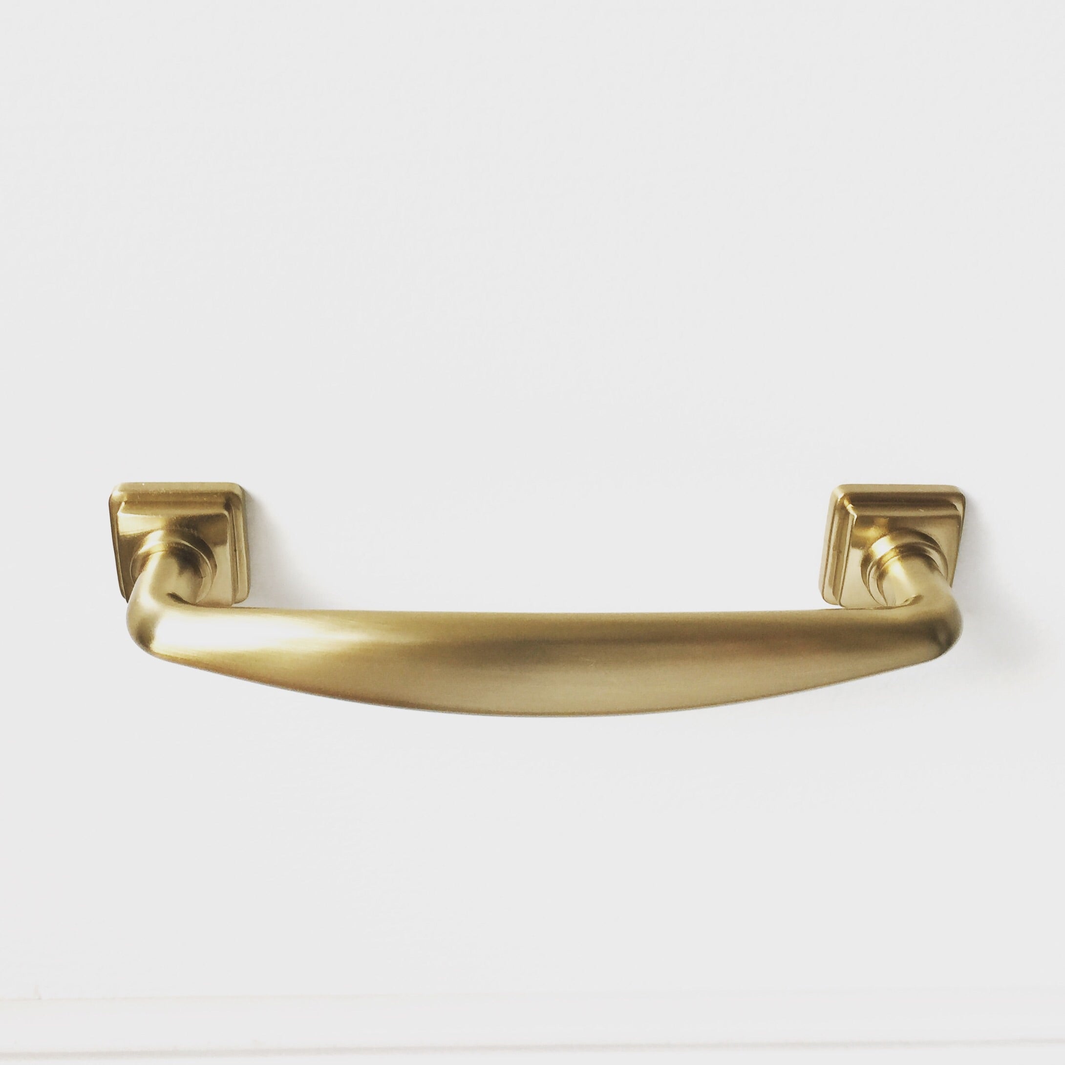 Kelly No.2 Champagne Bronze Cabinet Knobs and Drawer Pulls - Elegant Hardware for Kitchen Cabinets, Dressers & Furniture Upgrades