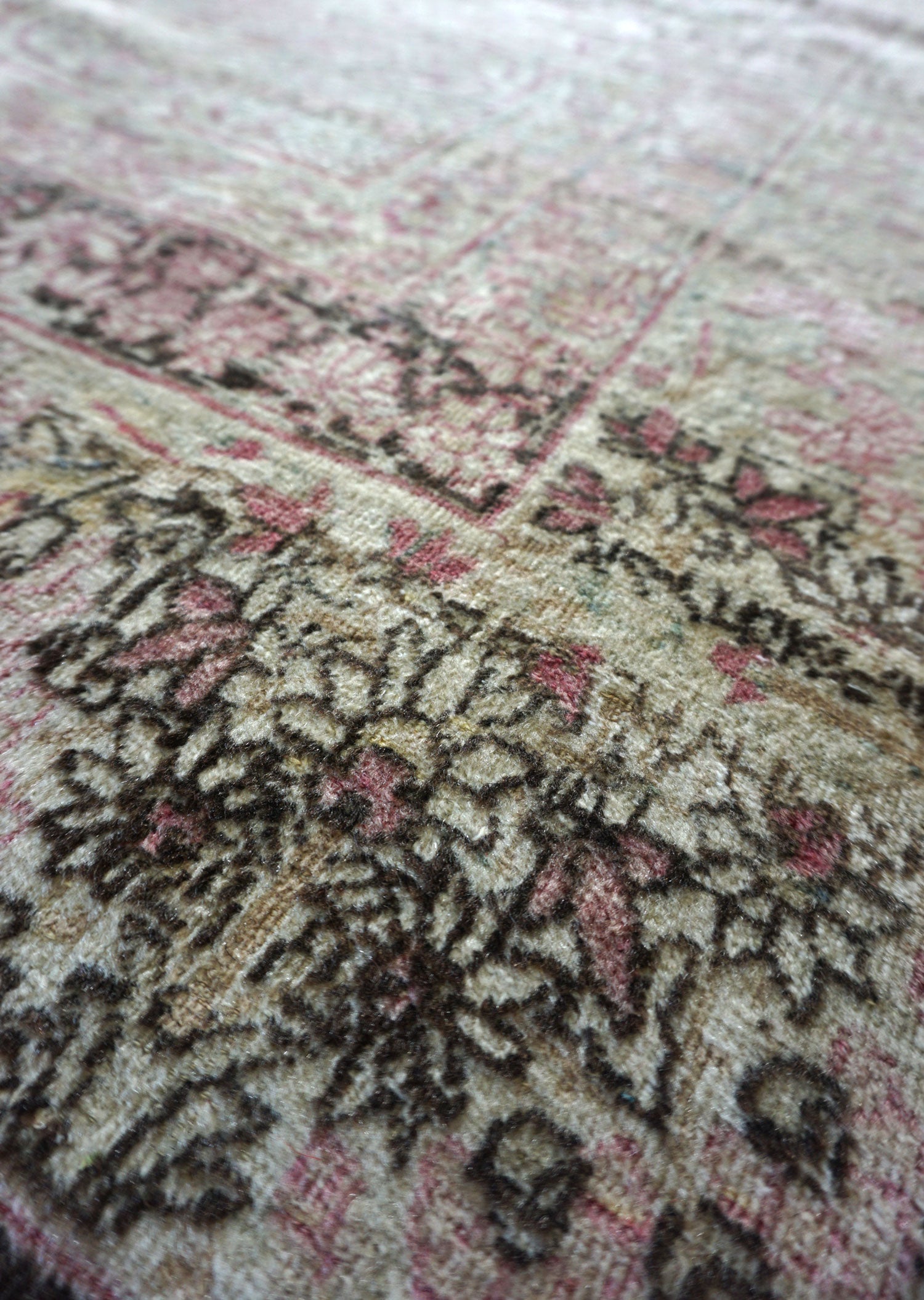 Antique Lavar Kerman Handwoven Traditional Persian Rug JF7924 - Perfect for Living Room, Bedroom & Home Decor