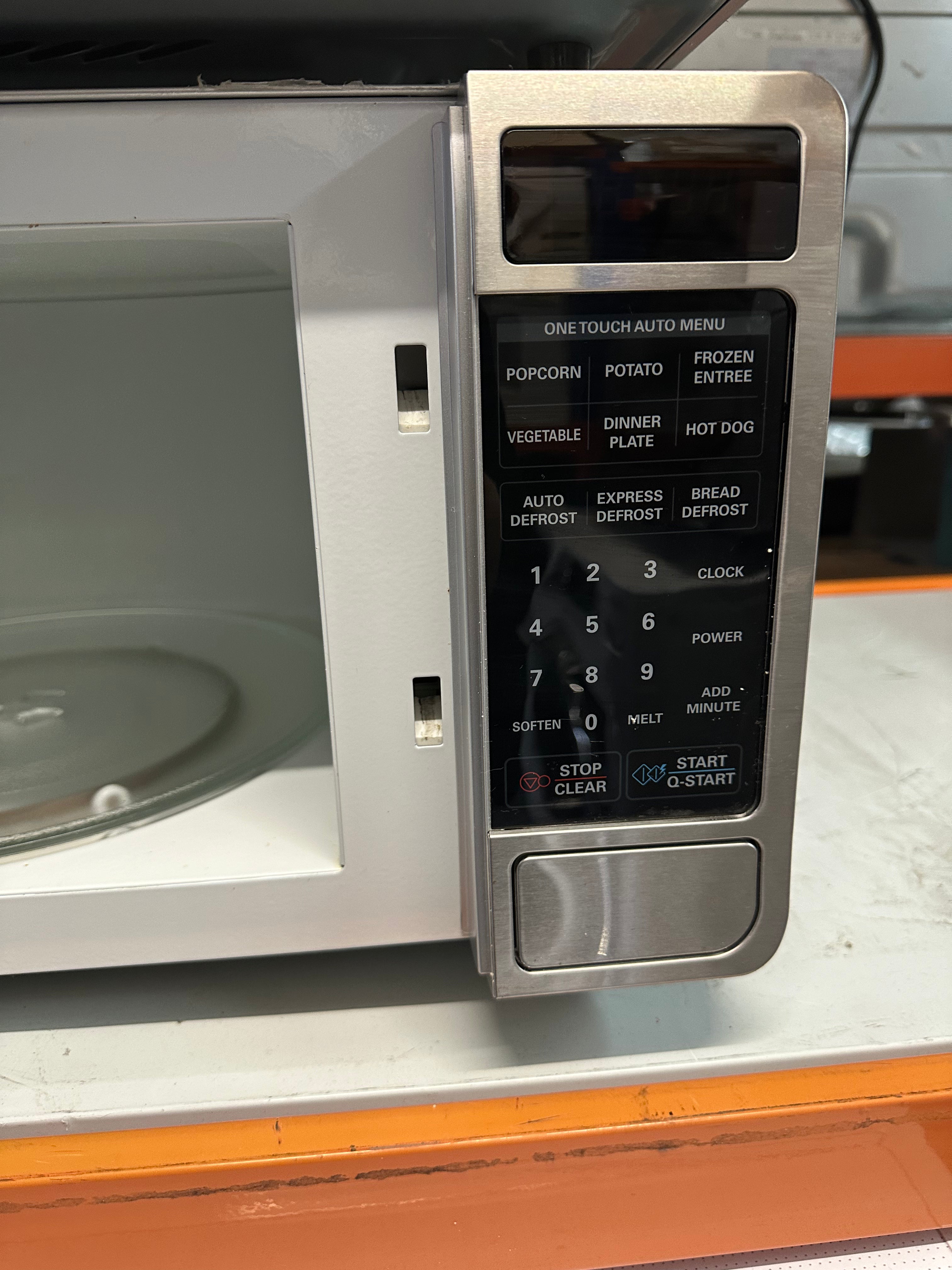 Refurbished LG 30L Microwave Oven - Compact Countertop Microwave for Small Kitchens, Dorms & Offices | Fast Heating & Defrosting | Energy Efficient