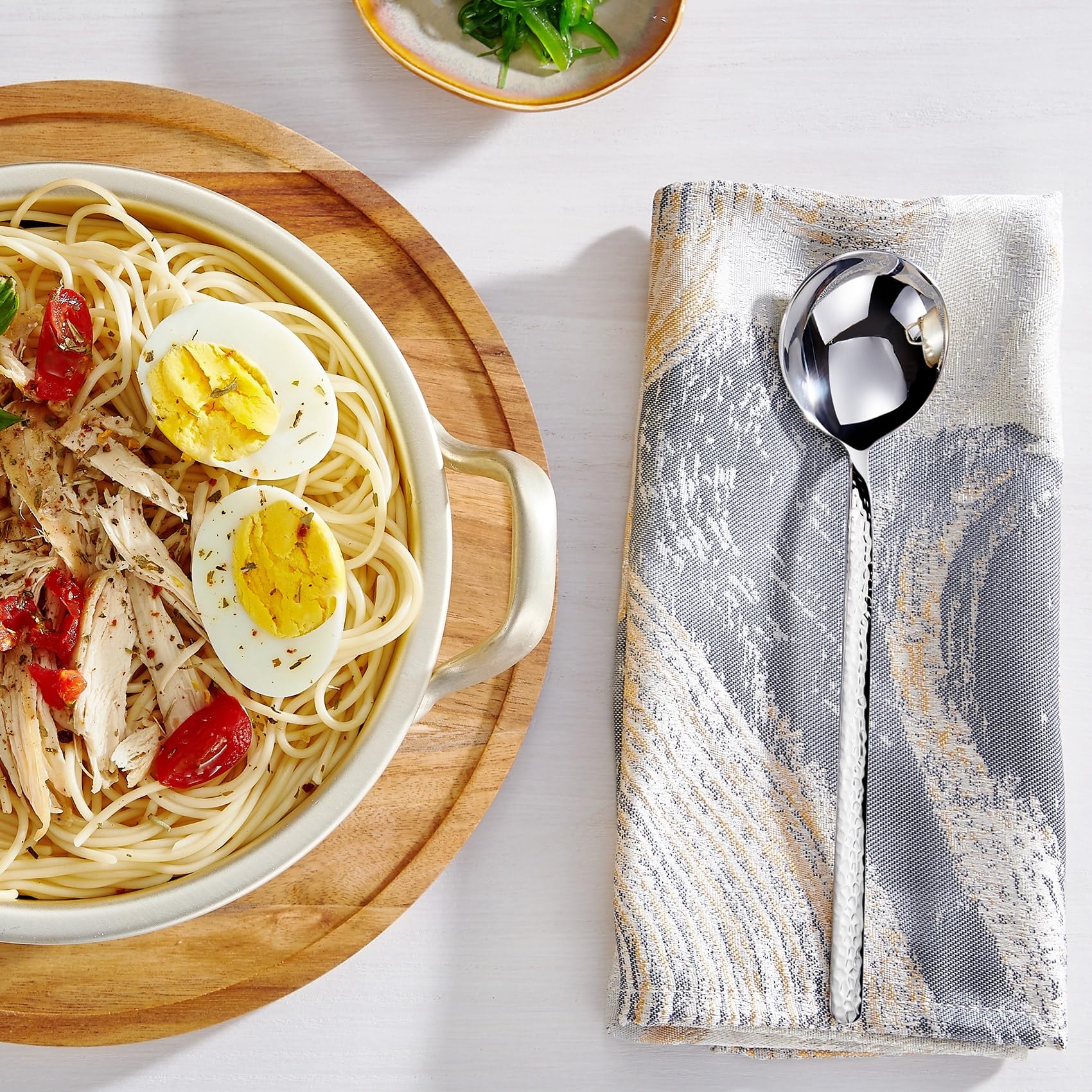 KEAWELL Premium Korean Soup Spoons Set of 4 - 18/10 Stainless Steel Long Handle Spoons - Dishwasher Safe Hammered Design - Perfect for Asian Cuisine, Ramen, Pho & Hot Pot Dining