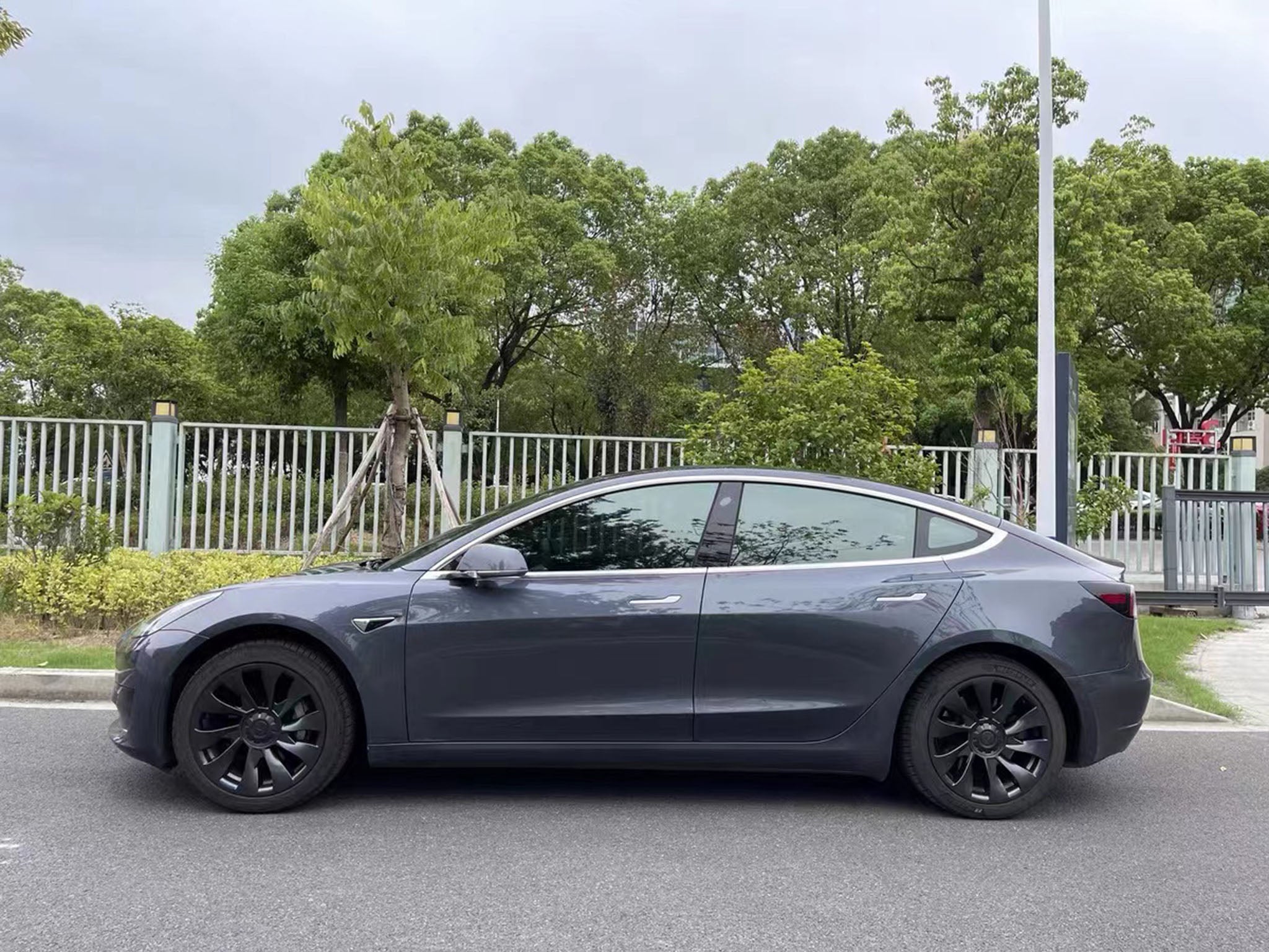 High-Performance Wheel Covers for Tesla Model 3 (2017-2023) - 18'' Aero Wheels | Sleek Design & Enhanced Protection for Daily Commuting & Road Trips