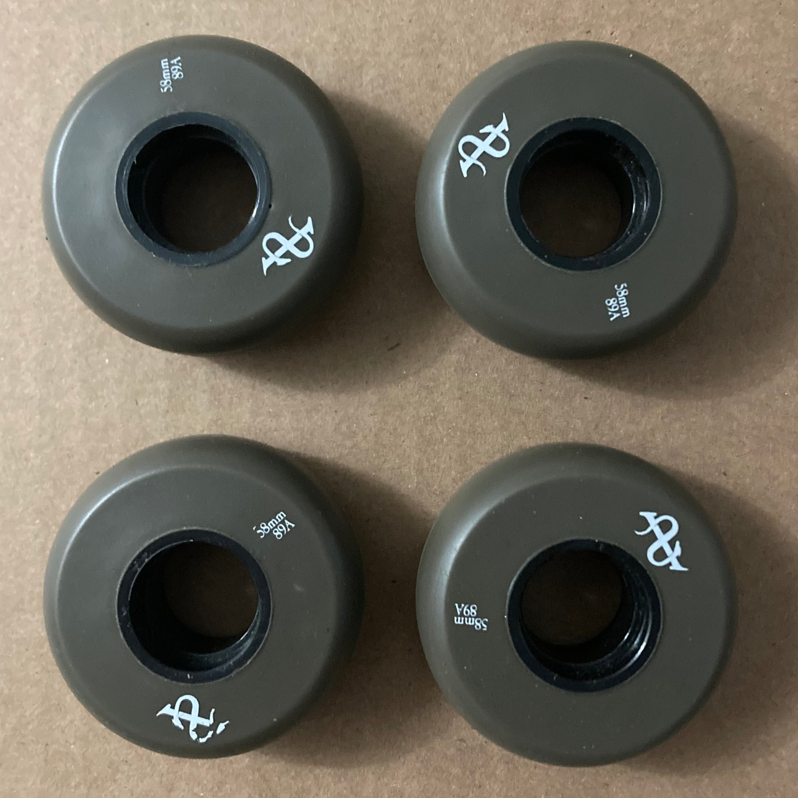 Xsjado 58mm High-Performance Inline Skate Wheels for Speed Skating & Roller Derby - Durable Urethane Outdoor/Indoor Use