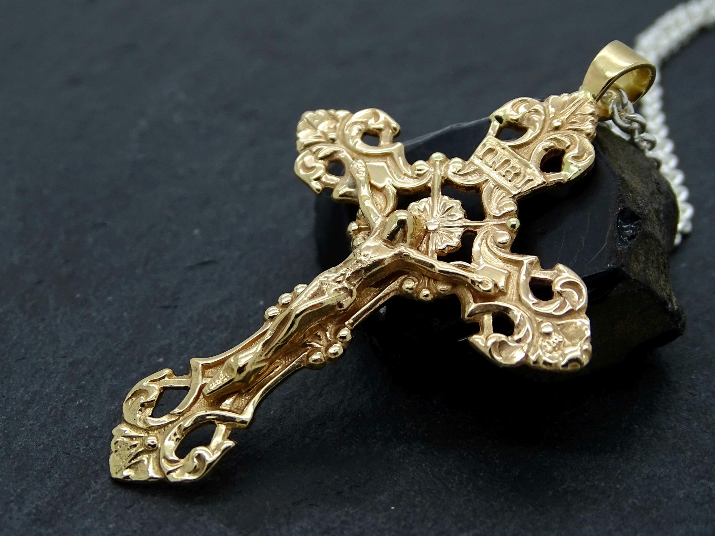 Big Gold Cross Pendant for Men - Stylish Gold Crucifix Necklace, Unique Mens Gift, Perfect for Daily Wear, Special Occasions, and Religious Events