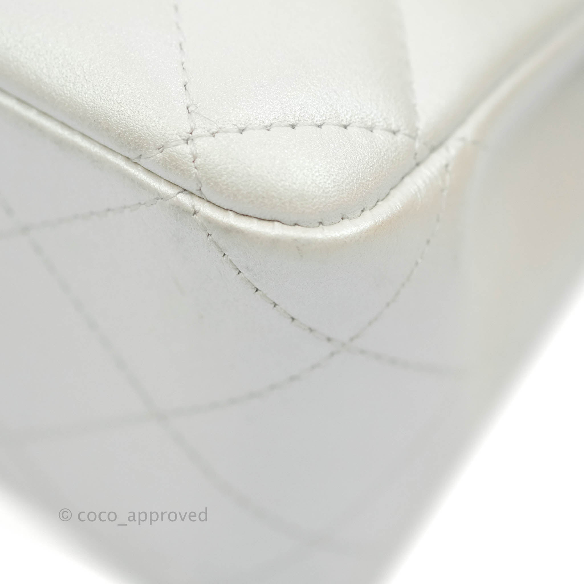 Chanel Classic M/L Medium Double Flap Bag in Iridescent White Lambskin with Gold Hardware - Luxury Shoulder Bag for Women, Perfect for Parties, Weddings & Special Occasions