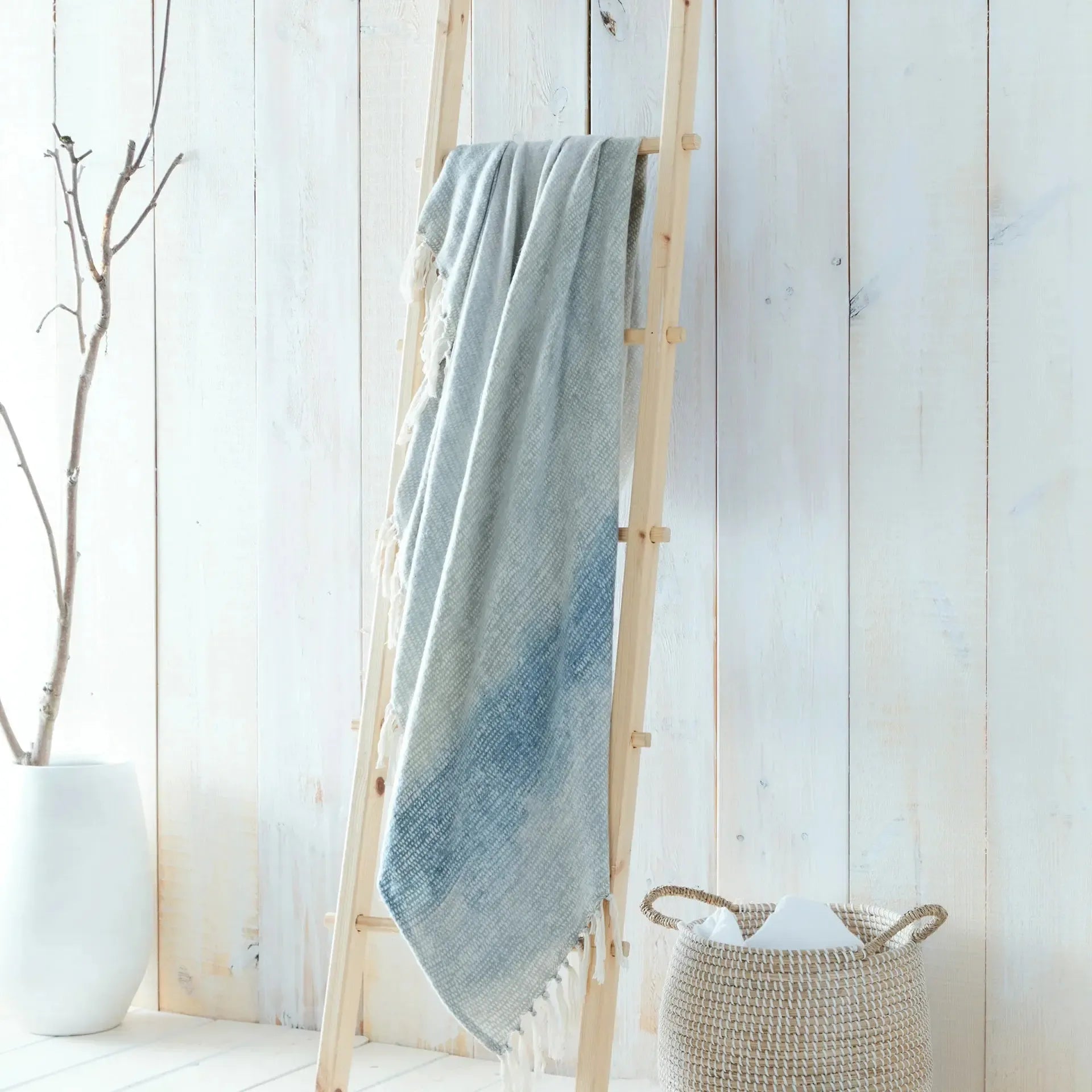 Drift Home Bretton Throw Blanket - Soft & Cozy Green Knit Throw for Couch, Bed, or Sofa - Perfect for Relaxing, Lounging, and Home Decor