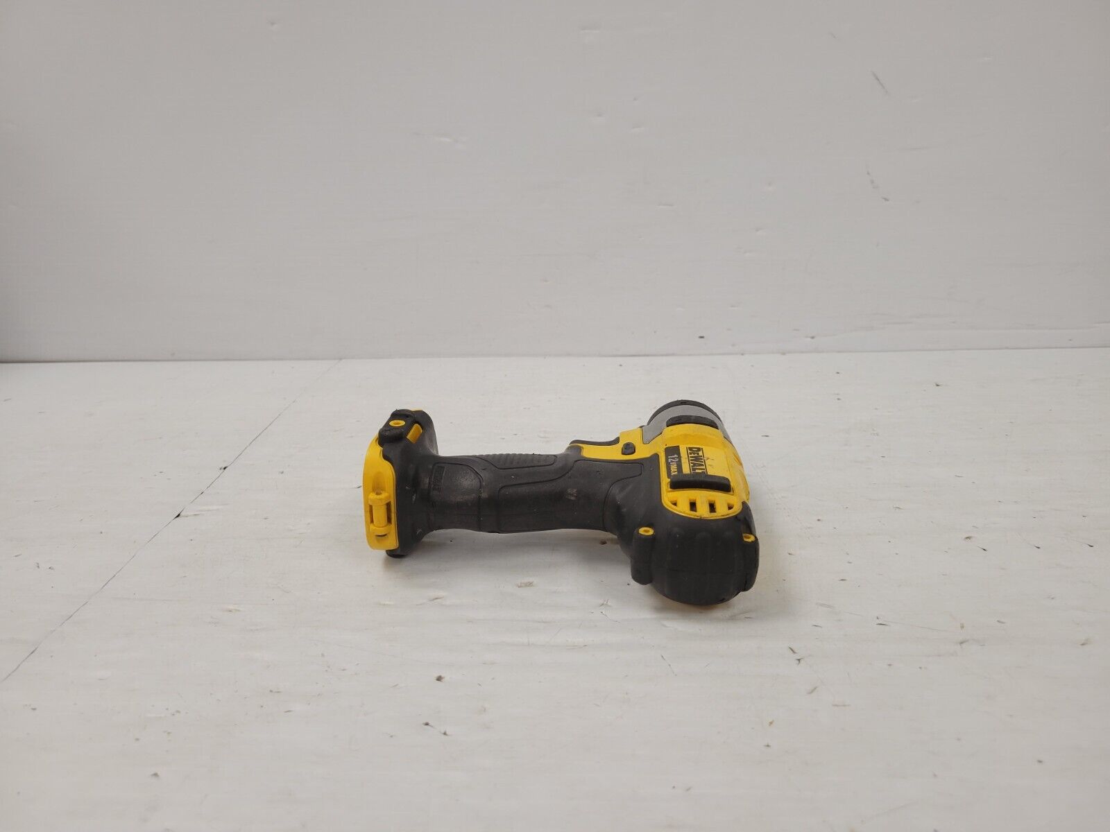 DEWALT DC1815 18V XRP Lithium-Ion Cordless Impact Driver - Powerful & Durable for Construction, Woodworking & DIY Projects