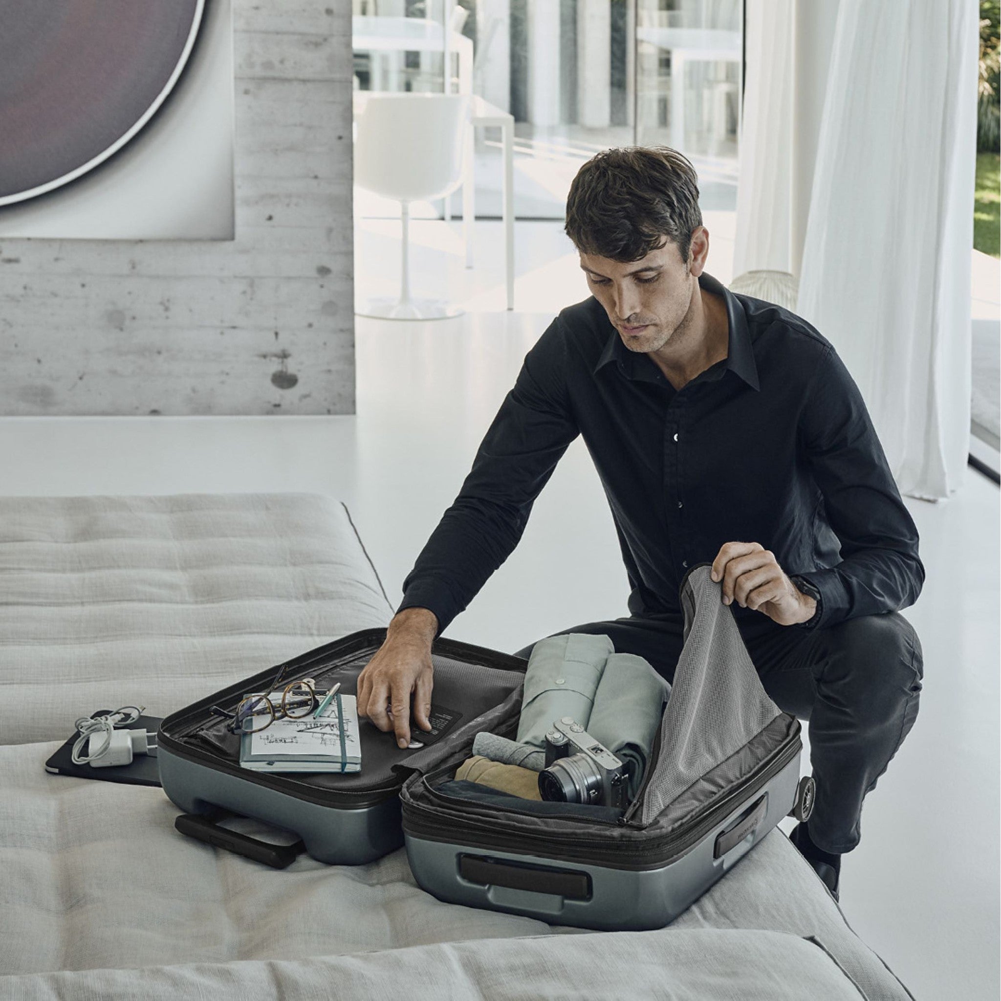 Victorinox Airox Advanced Frequent Flyer Carry On Luggage - Lightweight Expandable Spinner Suitcase for Business Travel & Weekend Getaways