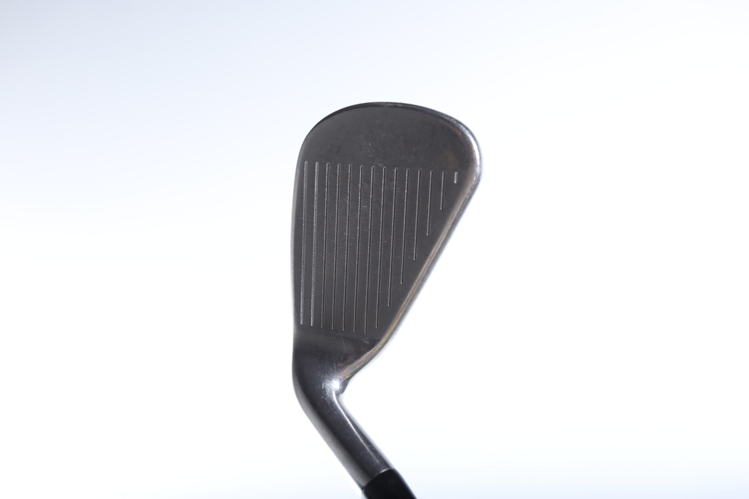 Used Callaway X Hot Single 7 Iron Right Handed Regular Flex Golf Club - Perfect for Practice & Game Improvement on the Course
