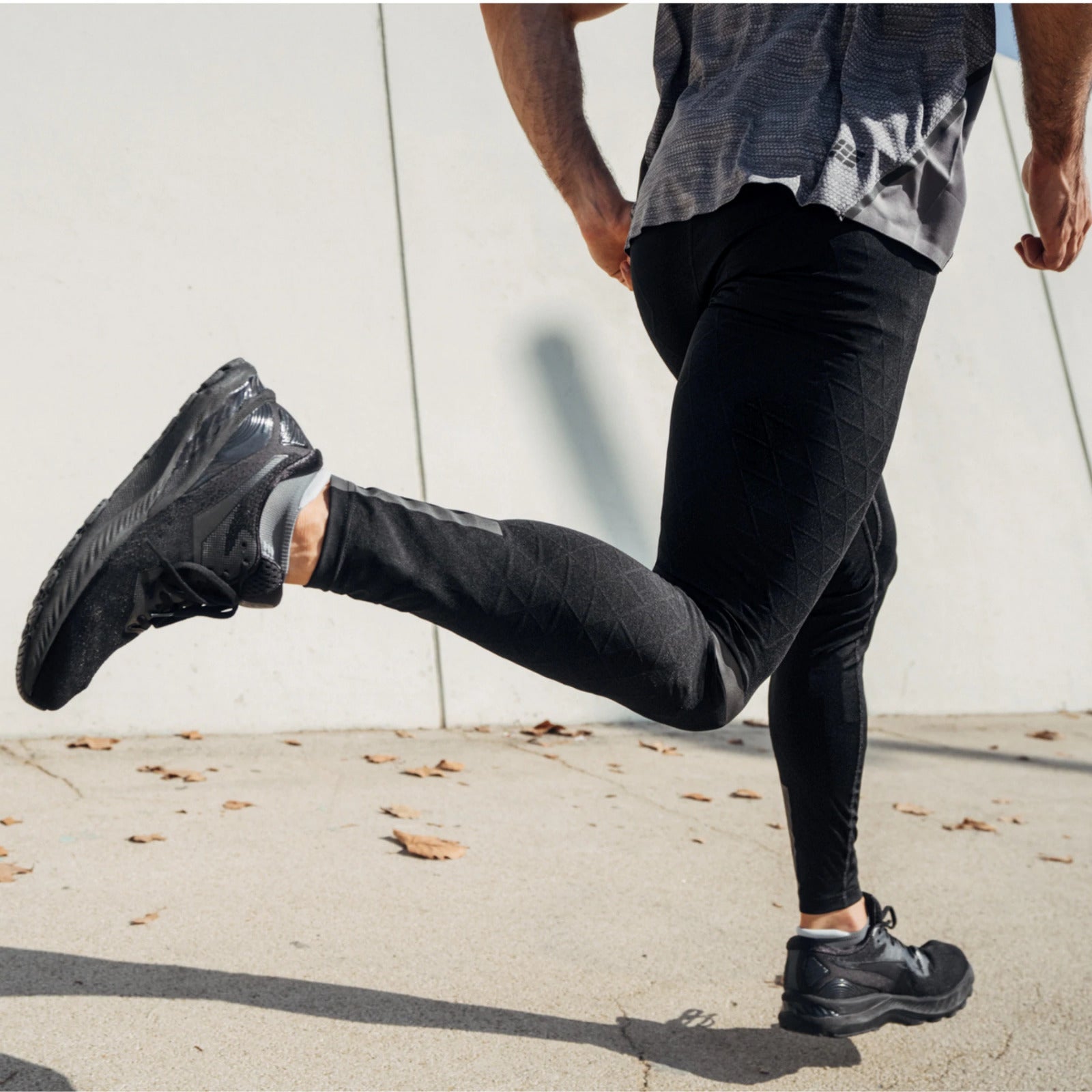 CEP Men's Compression The Run Tights - Black (W2195T) | Performance Running Tights for Men | Ideal for Marathon Training, Gym Workouts & Cold Weather Running