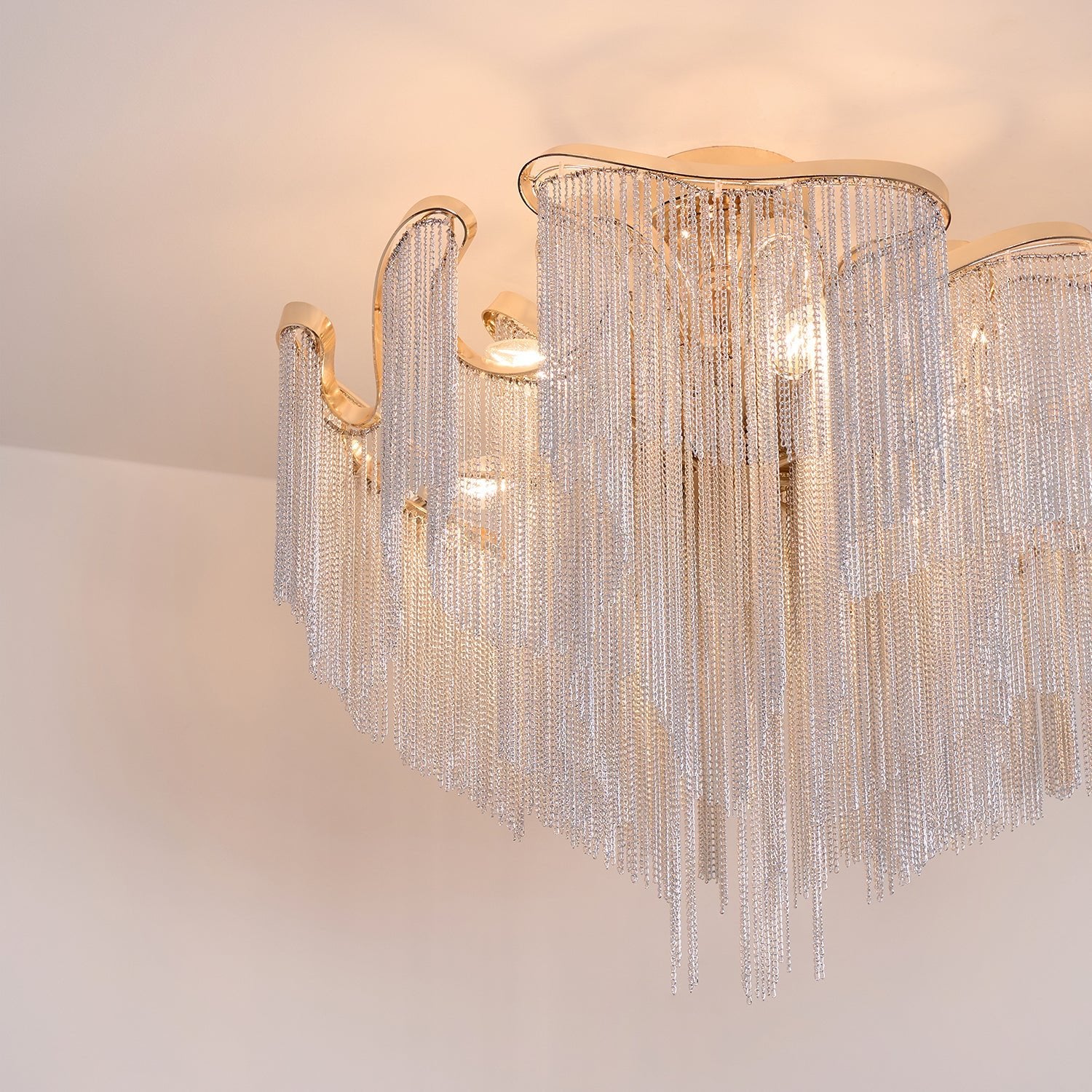 Modern Tassel Ceiling Lamp - Elegant Hanging Light Fixture for Living Room, Bedroom & Dining Room - Perfect for Home Decor and Ambient Lighting