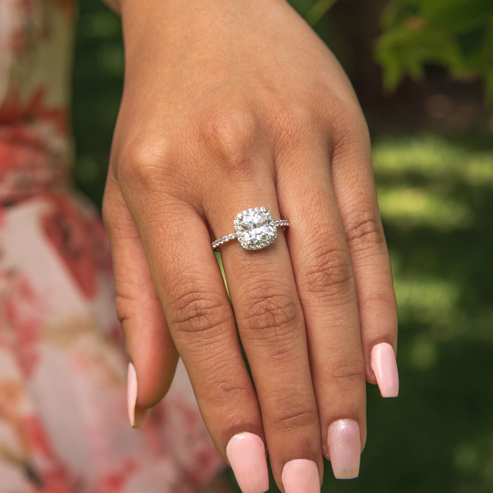 9ct White Gold 8mm Cushion Cut Cubic Zirconia Halo Engagement Ring - Perfect for Proposals, Anniversaries & Special Occasions