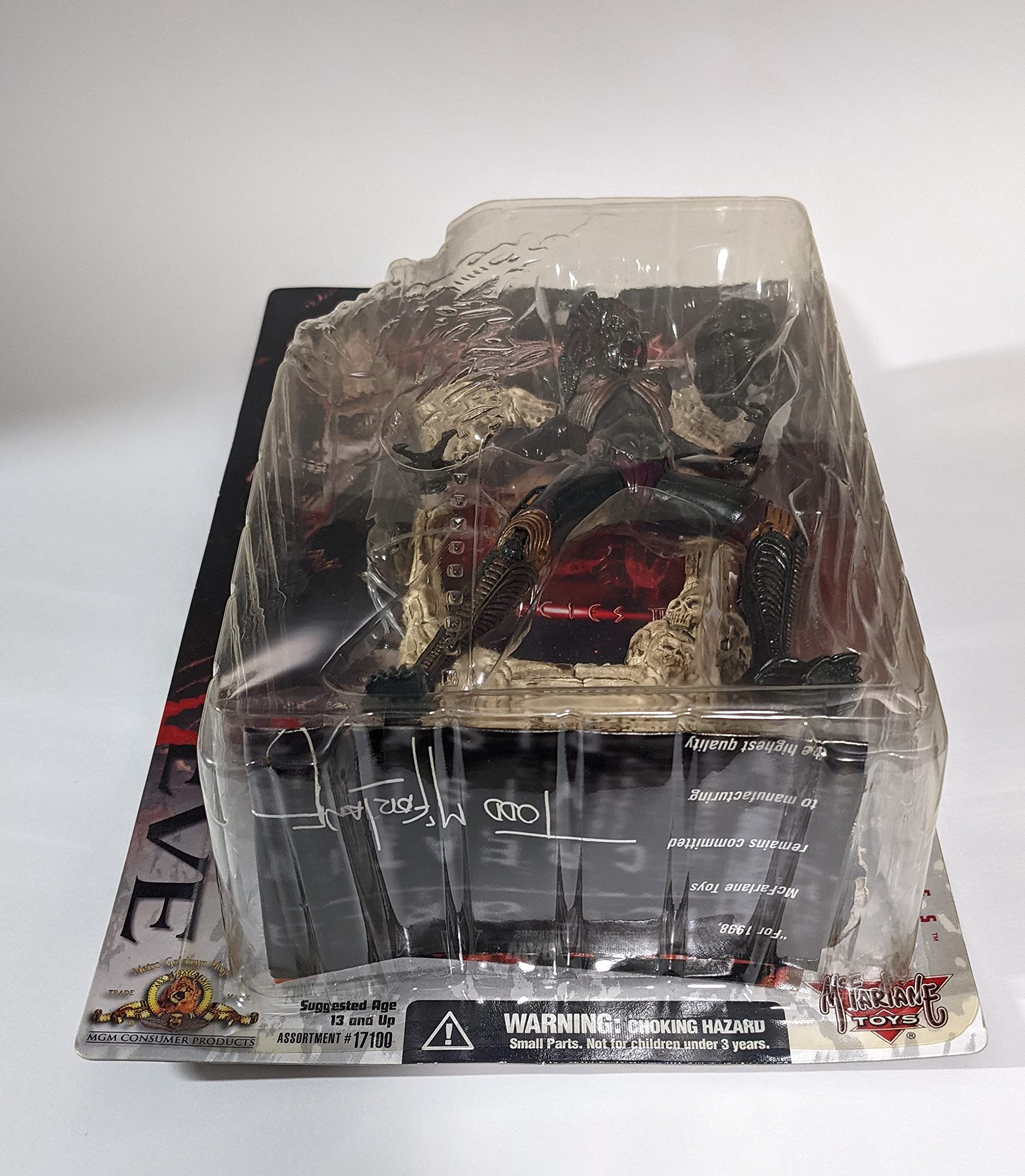 McFarlane Toys Movie Maniacs Series 1 Species: Eve Action Figure - Collectible Horror Movie Character for Display & Gifts - Perfect for Fans of Sci-Fi Films & Collectors