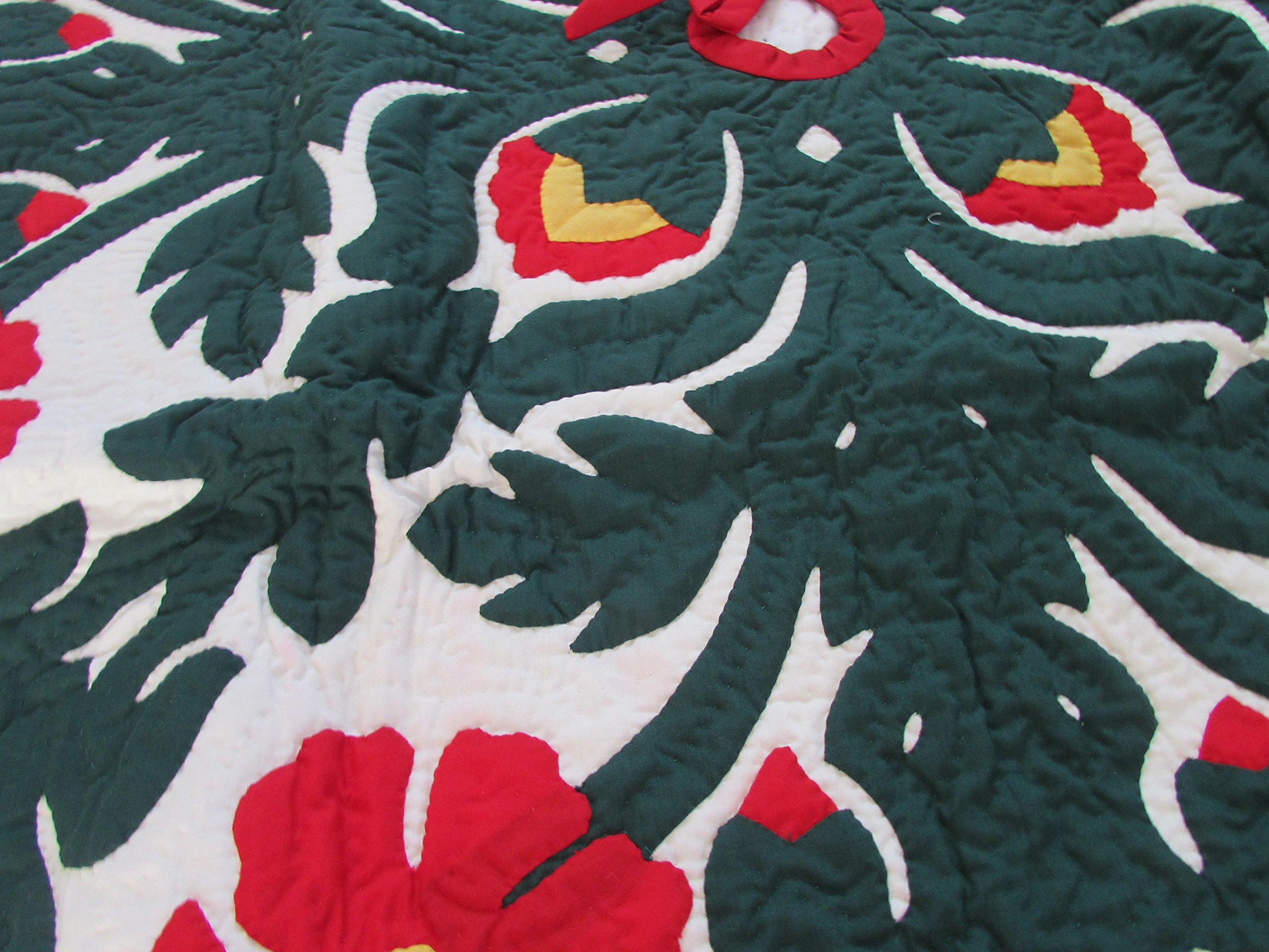 Hawaiian Quilt 100% Handmade Christmas Tree Skirt - 42 Inch Hand Quilted & Appliqued Holiday Decoration for Xmas Party & Home Decor