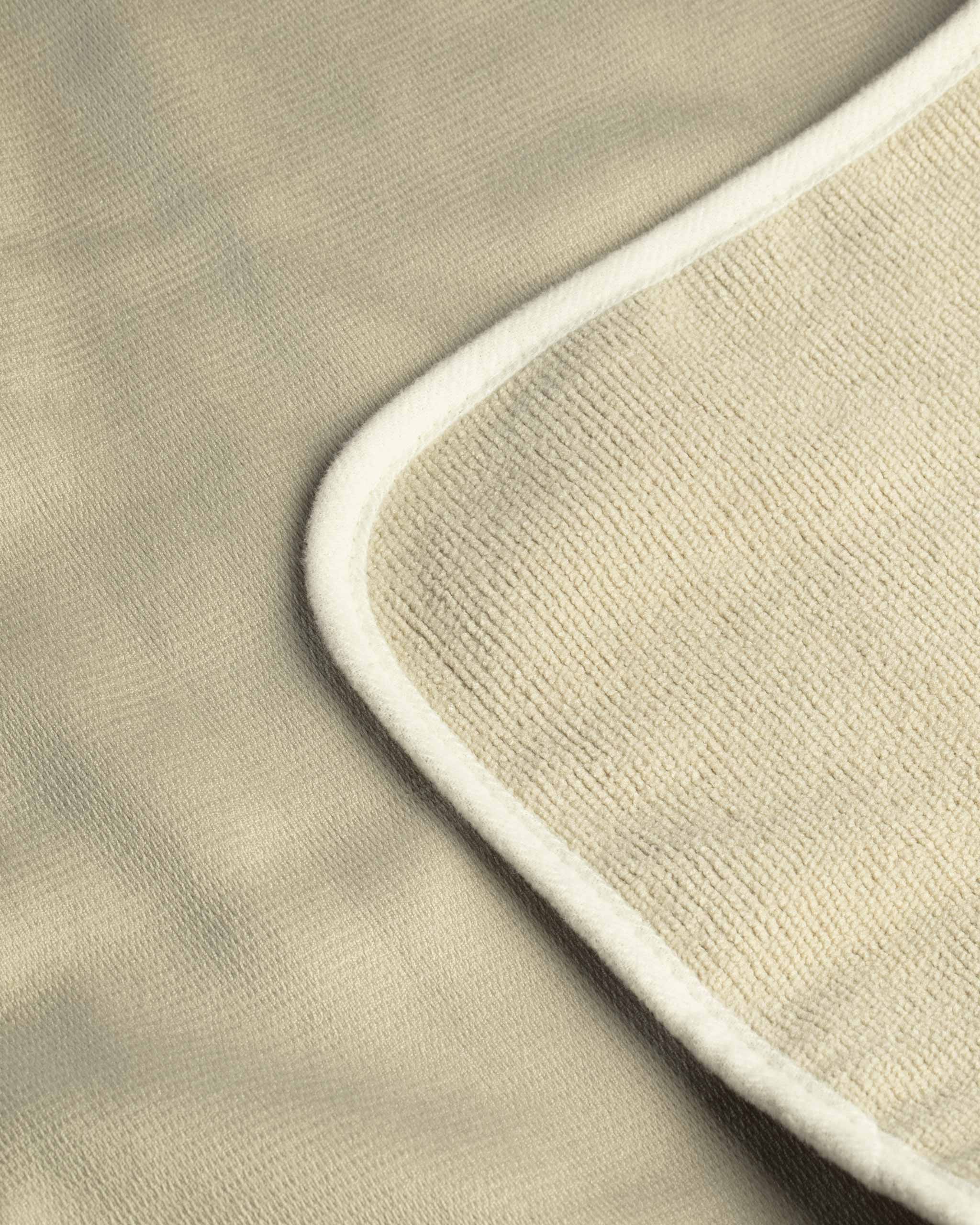 Adam's Premium Microfiber Interior Cleaning Towel - Super Absorbent & Scratch-Free for Car Detailing, Glass Cleaning & Household Use - Canada