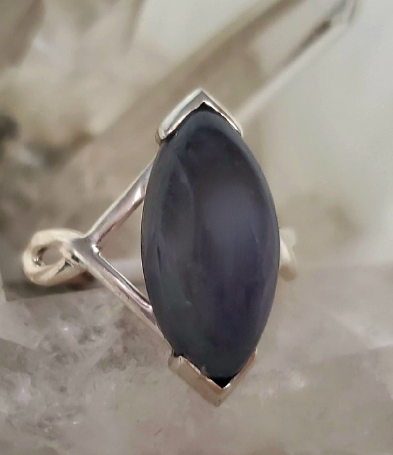 Exquisite Canadian Sapphire Ring in .925 Sterling Silver - Size 8.5 - Perfect for Engagement, Anniversary & Special Occasion Gifts