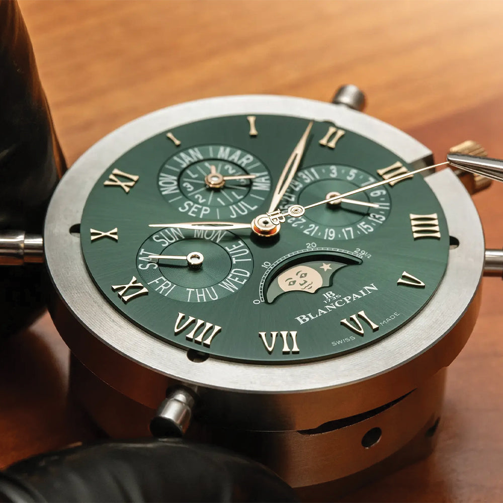 Villeret Perpetual Calendar 40.3mm Red Gold Watch with Green Leather Strap - Luxury Timepiece for Formal Events & Business Occasions