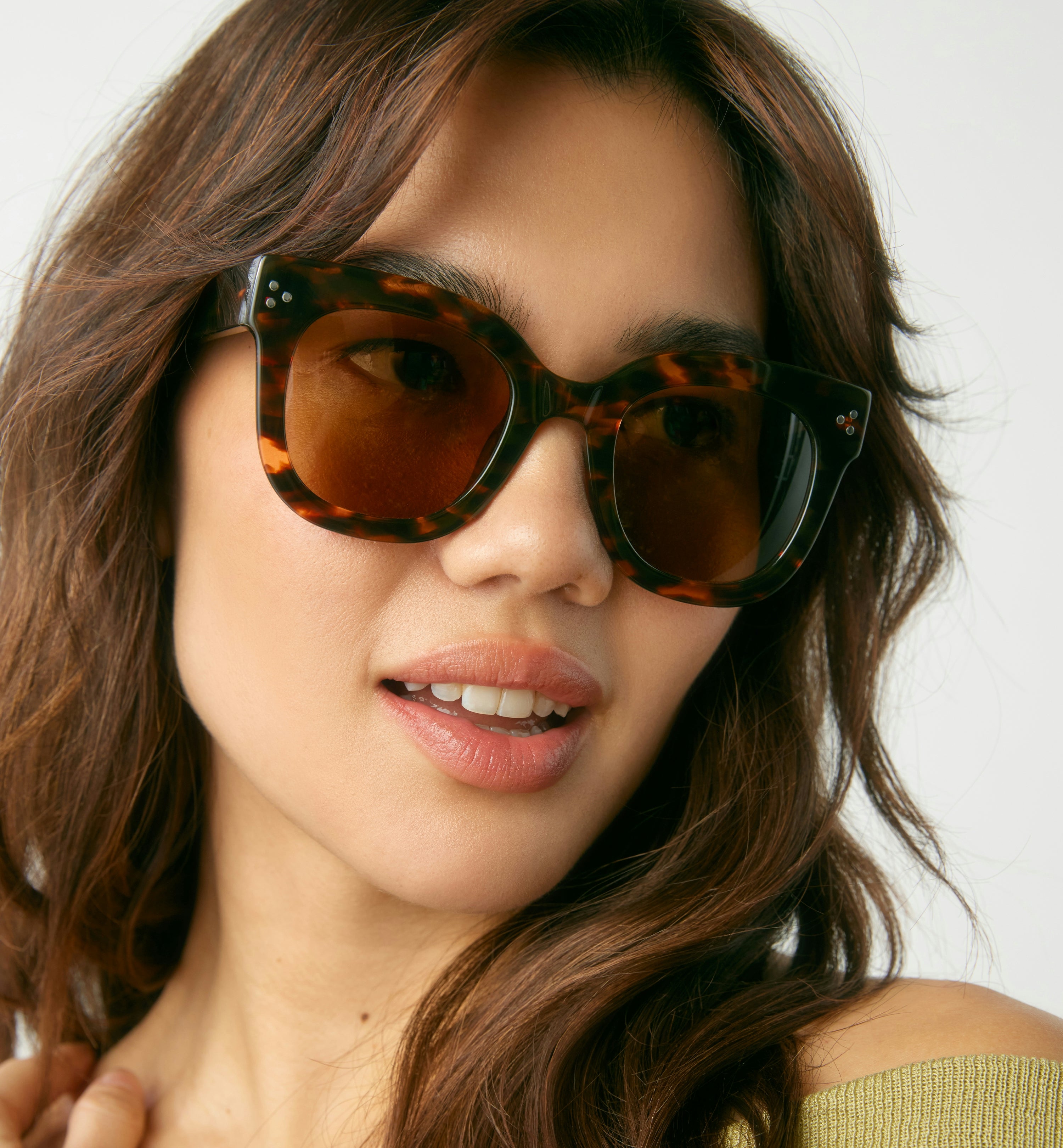 Stylish Gimlet Sunglasses for Women & Men - UV Protection Polarized Aviator Shades - Perfect for Driving, Beach, and Outdoor Activities