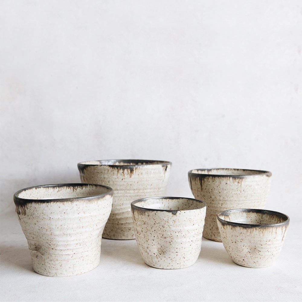 Premium Brown Stoneware Bowl - Handcrafted Ceramic Serving Bowl for Soup, Salad & Pasta - Microwave & Dishwasher Safe - Perfect for Dining, Entertaining & Gifts