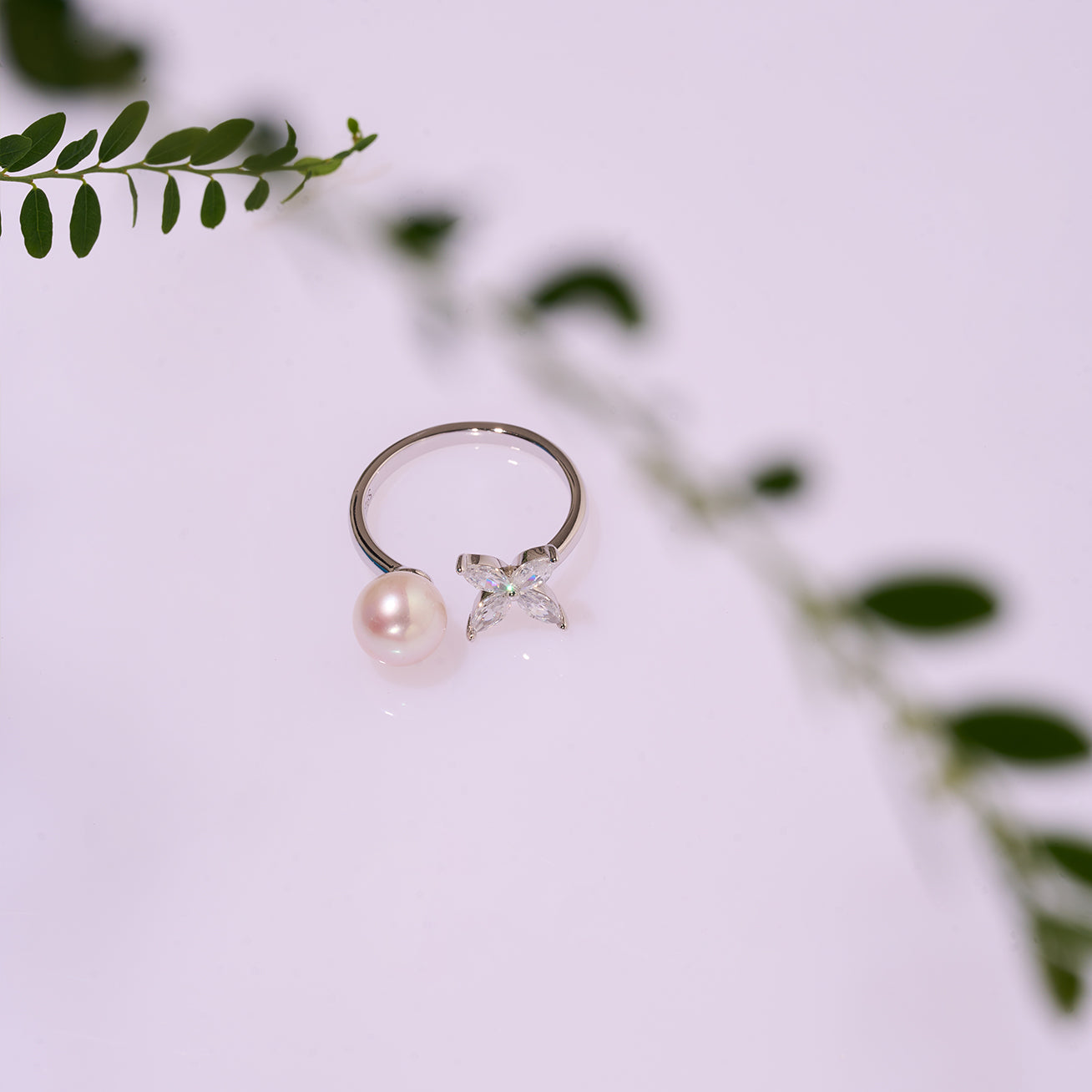 18K Gold Diamond Akoya Pearl Ring for Women - Elegant Bridal Jewelry Gift KR00104 | EVERLEAF - Perfect for Weddings, Anniversaries & Special Occasions