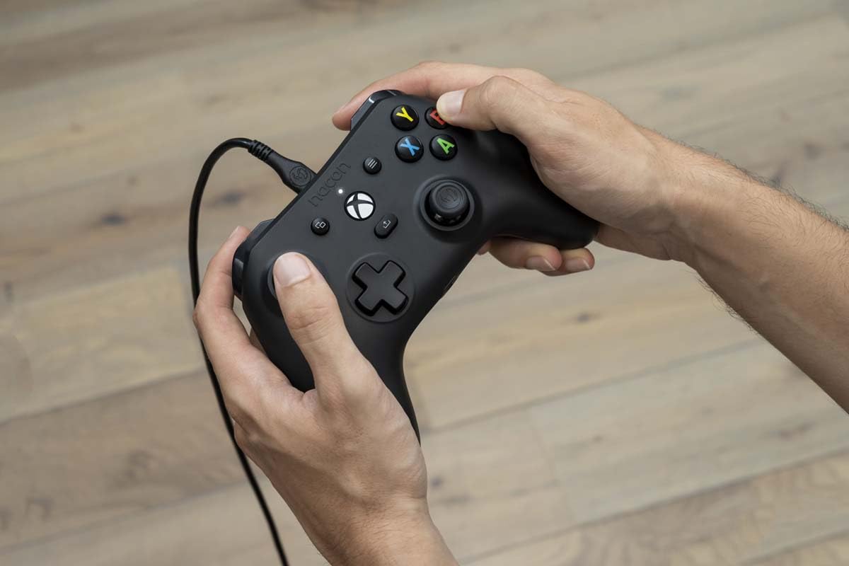 Nacon Evol X Pro Wired Gaming Controller for PC & PS4 - Ergonomic Design, Customizable Buttons & Triggers | Perfect for Competitive Gaming & Long Play Sessions