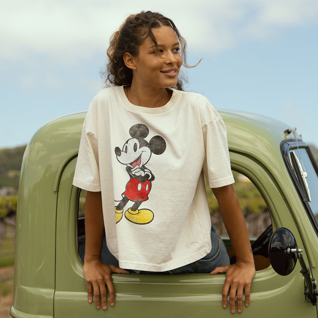 Disney Mickey Mouse Oversized T-Shirt for Men & Women - Soft Cotton, Comfortable Fit - Casual Wear, Lounge, Gifts for Disney Fans