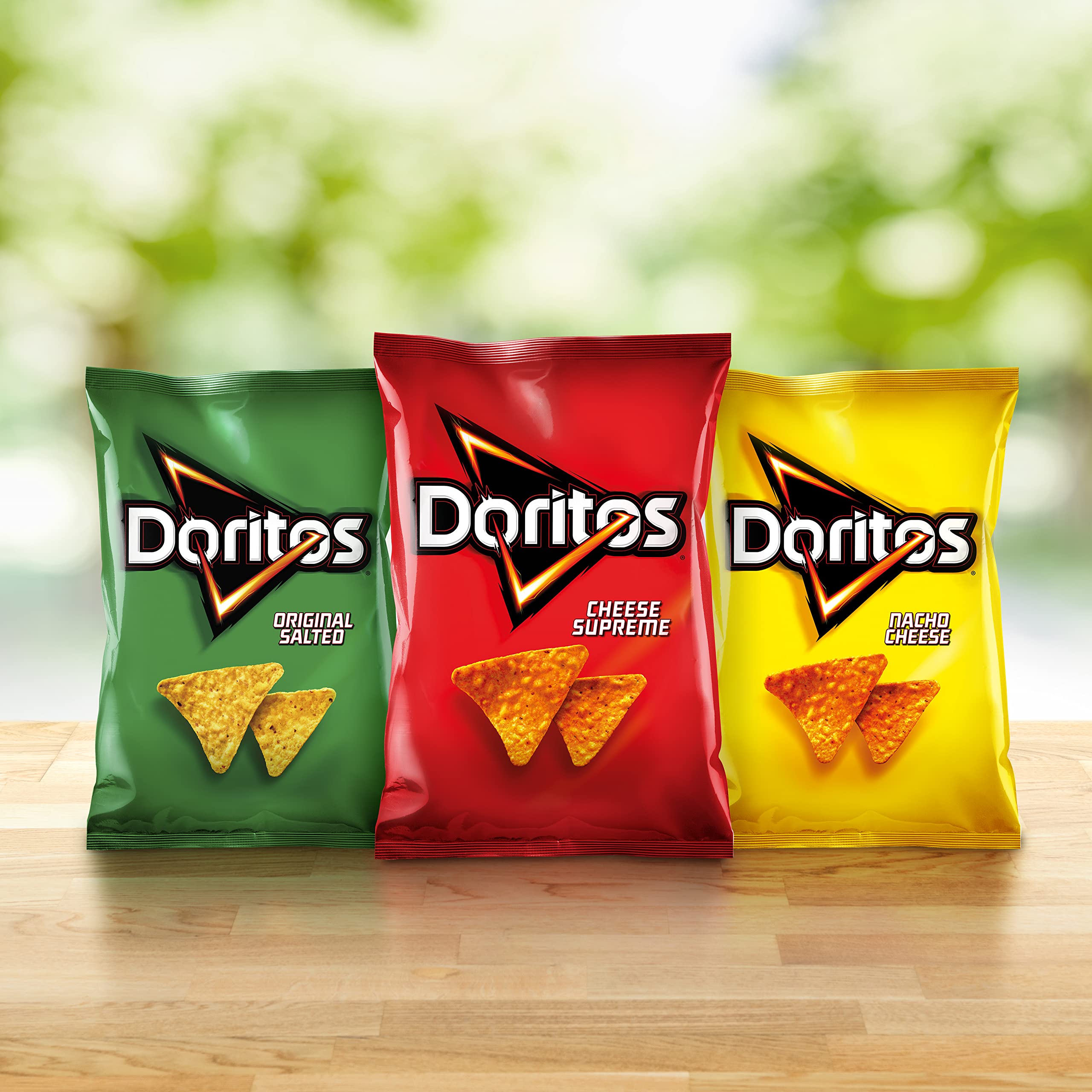 Original Doritos Nacho Cheese Flavored Corn Chips - 175g (6.2oz) - Crunchy Snack for Parties, Movie Nights & Game Days