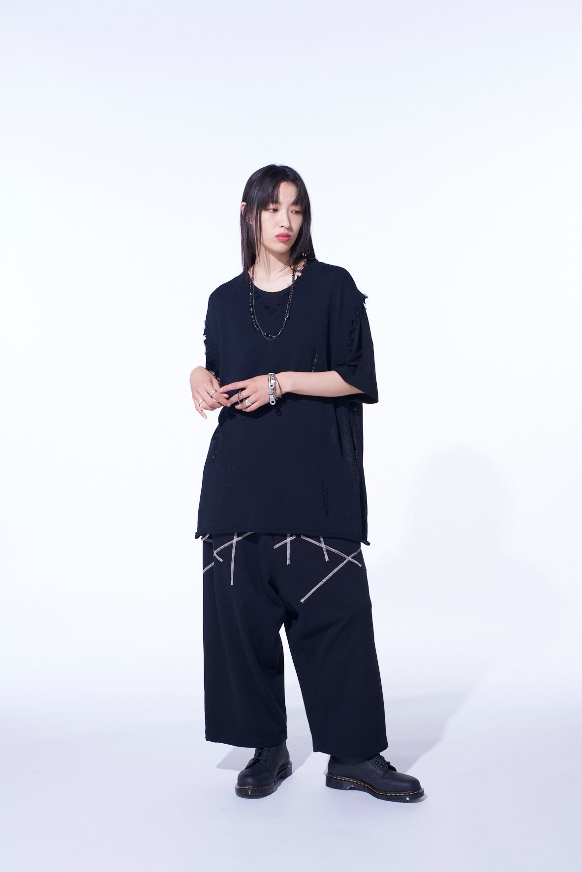 Compact Twist 10g Damaged Knitted Vest - Lightweight Layering Piece for Women | Perfect for Casual Outfits, Layering Under Jackets, and Stylish Streetwear Looks