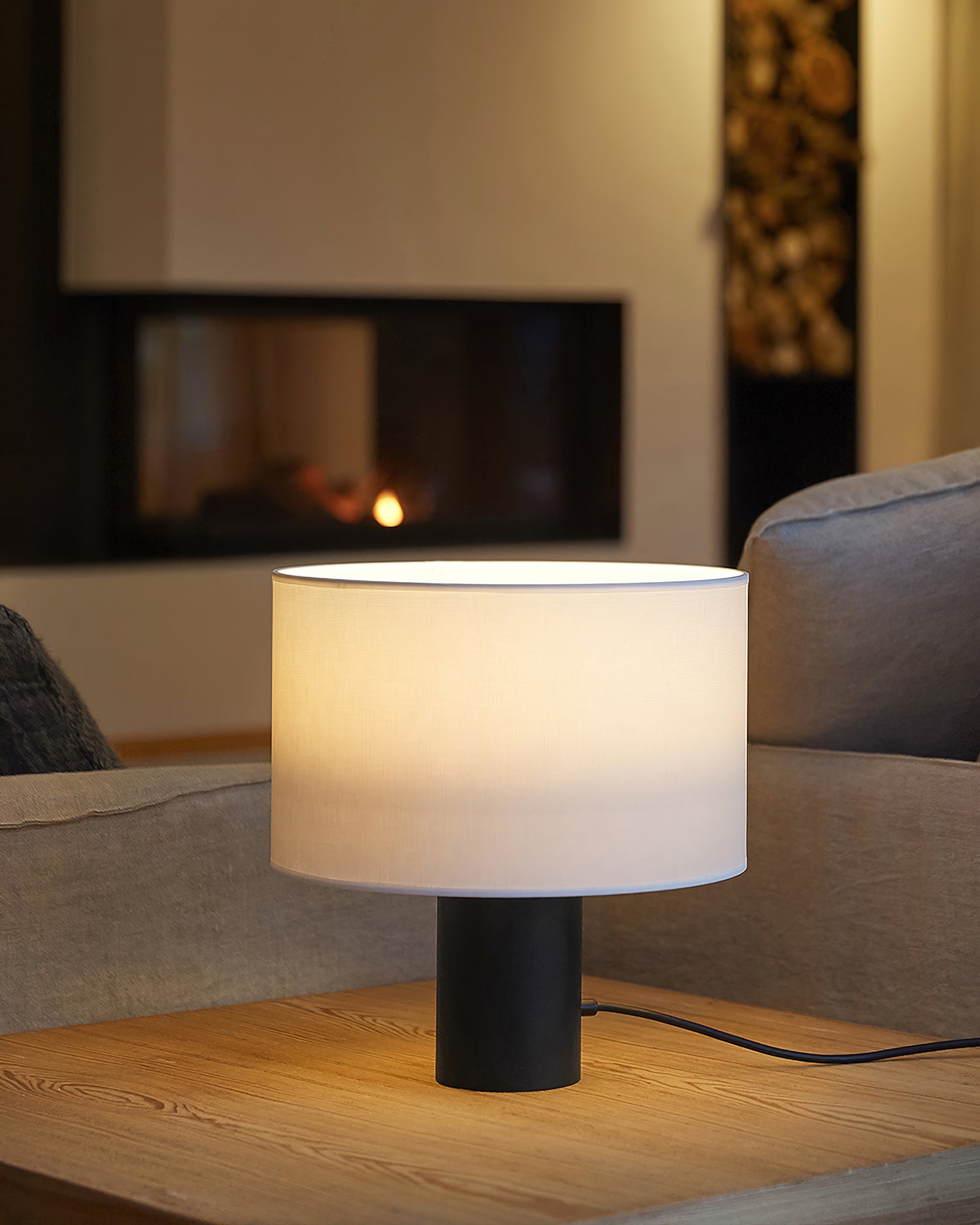 Estiluz Cyls Table Lamp - Modern LED Desk Light for Home & Office - Perfect for Living Room, Bedroom, or Workspace Lighting